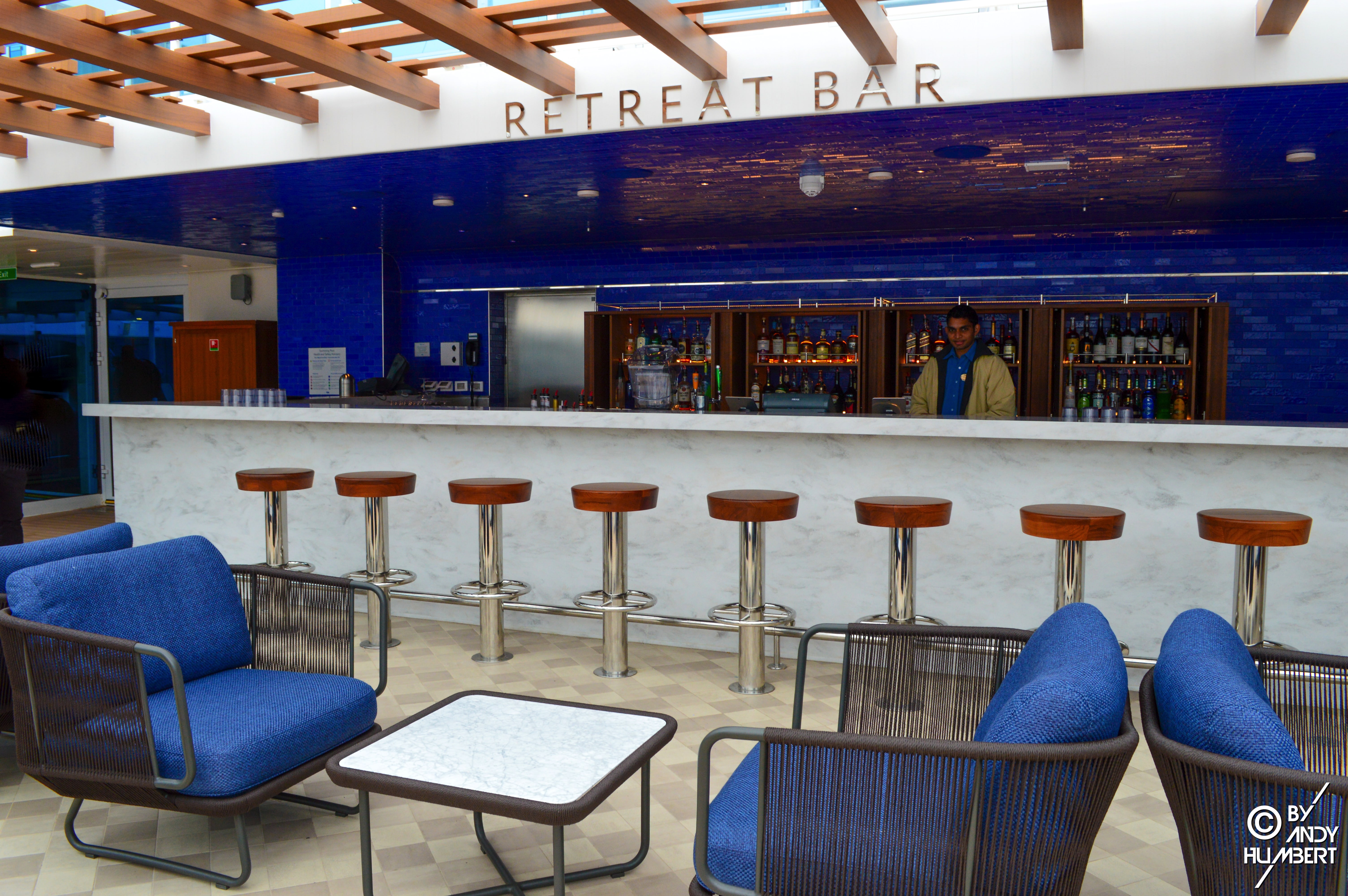 Retreat Bar (pont 17 Sun)