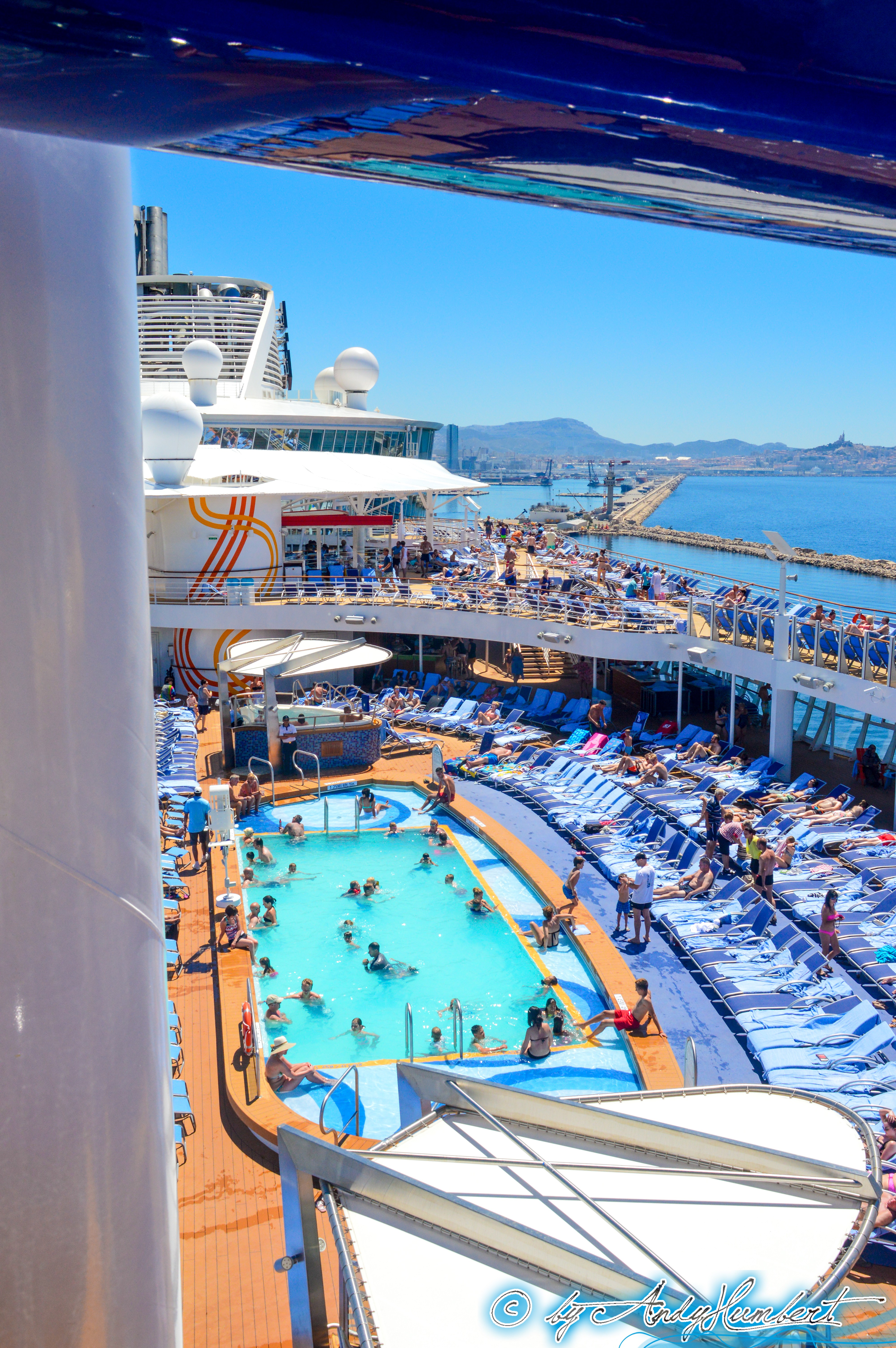 Main Pool (pont 15)
