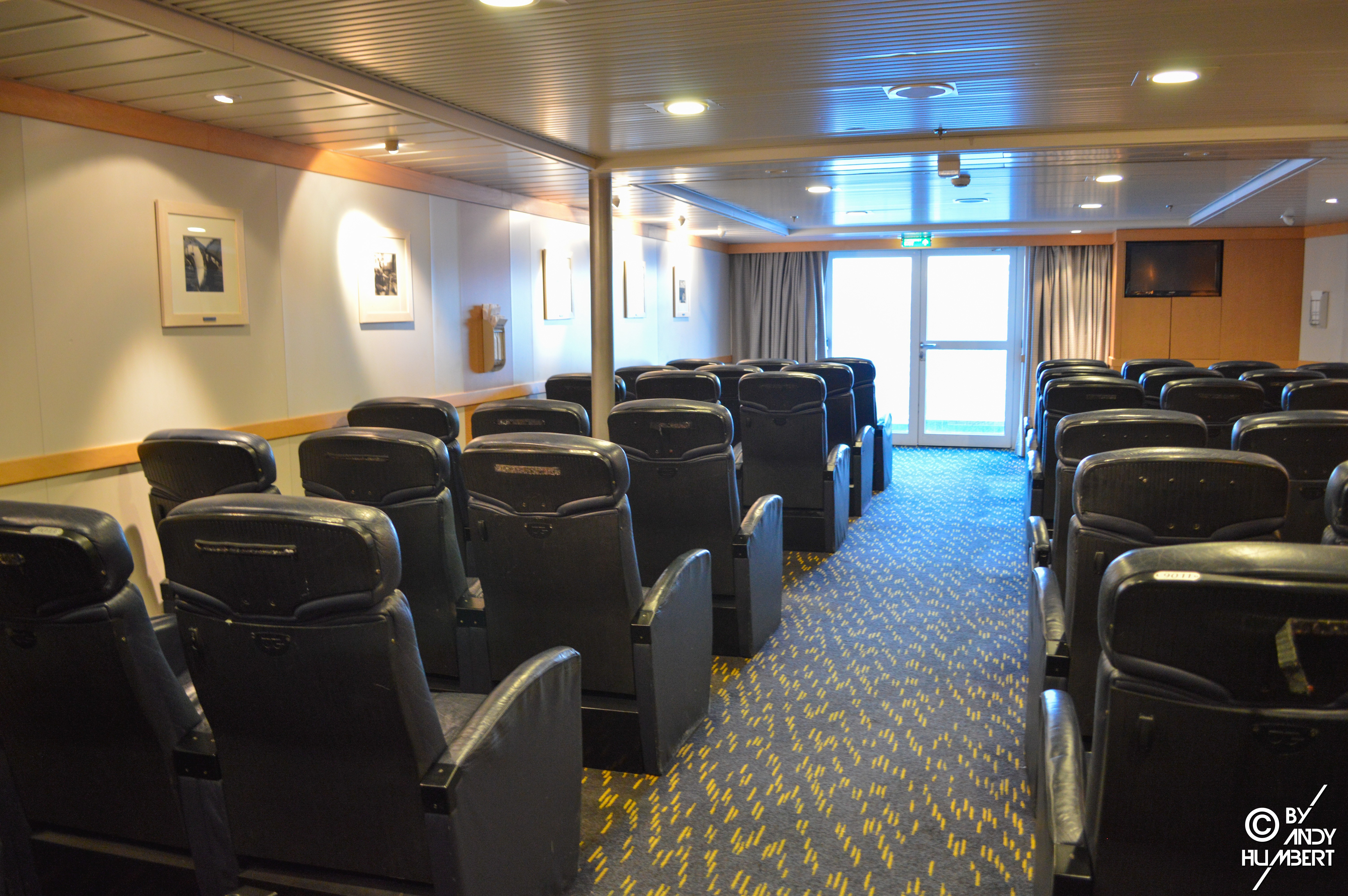 Salon fauteuils (pont 9)