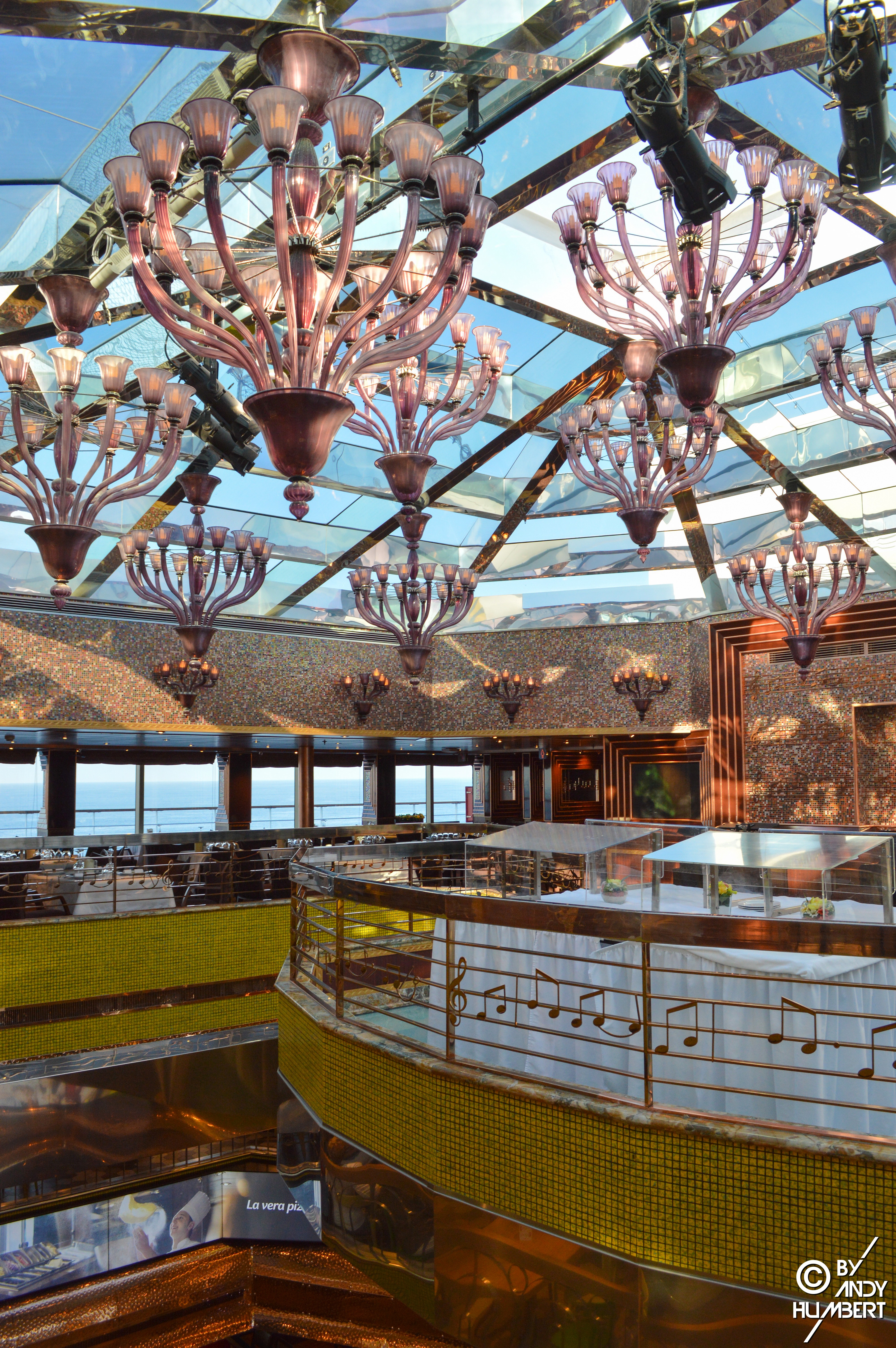 Restaurant Club Blue Moon (pont 11)
