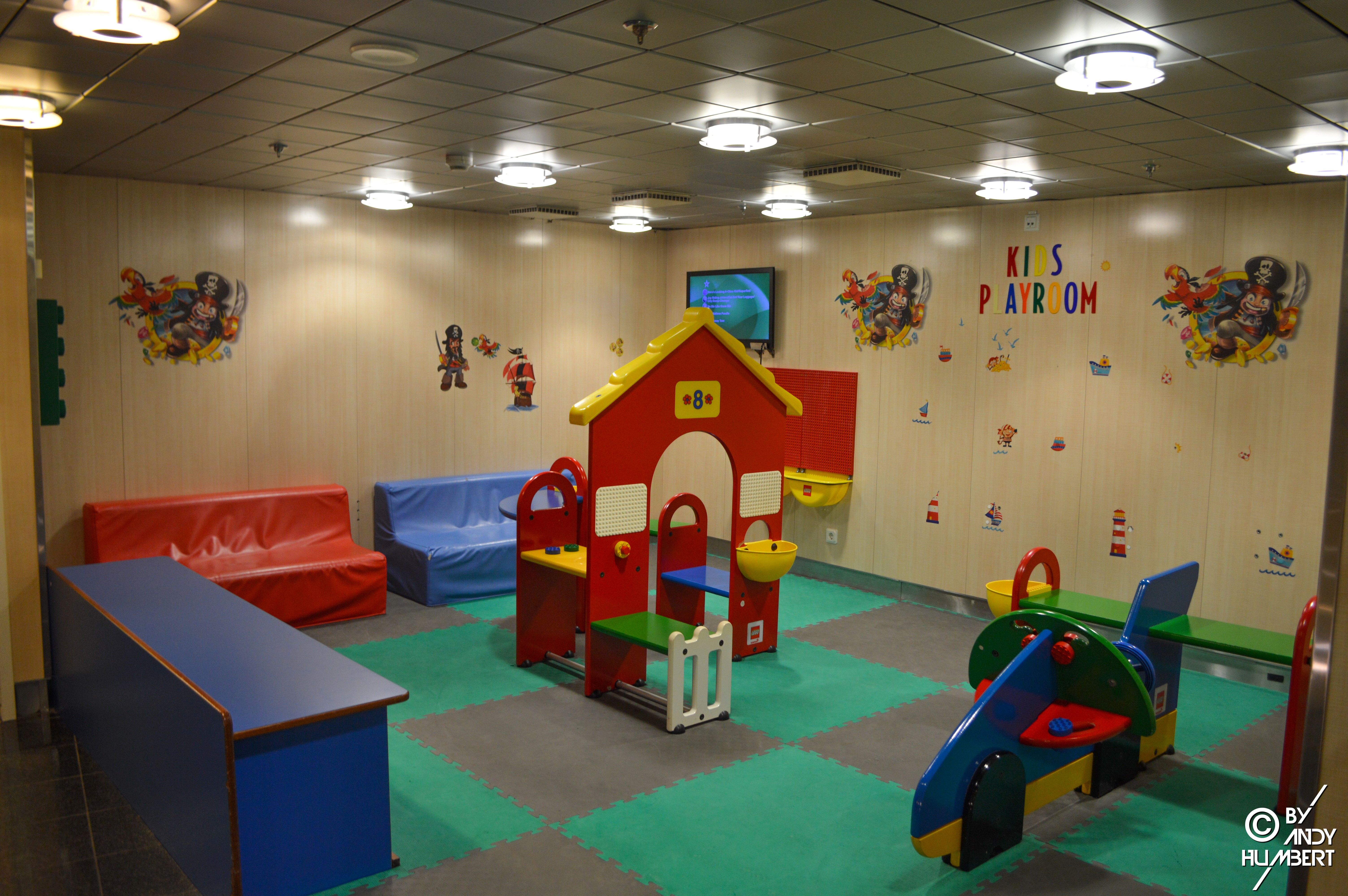 Salle de jeux enfants (pont 7)