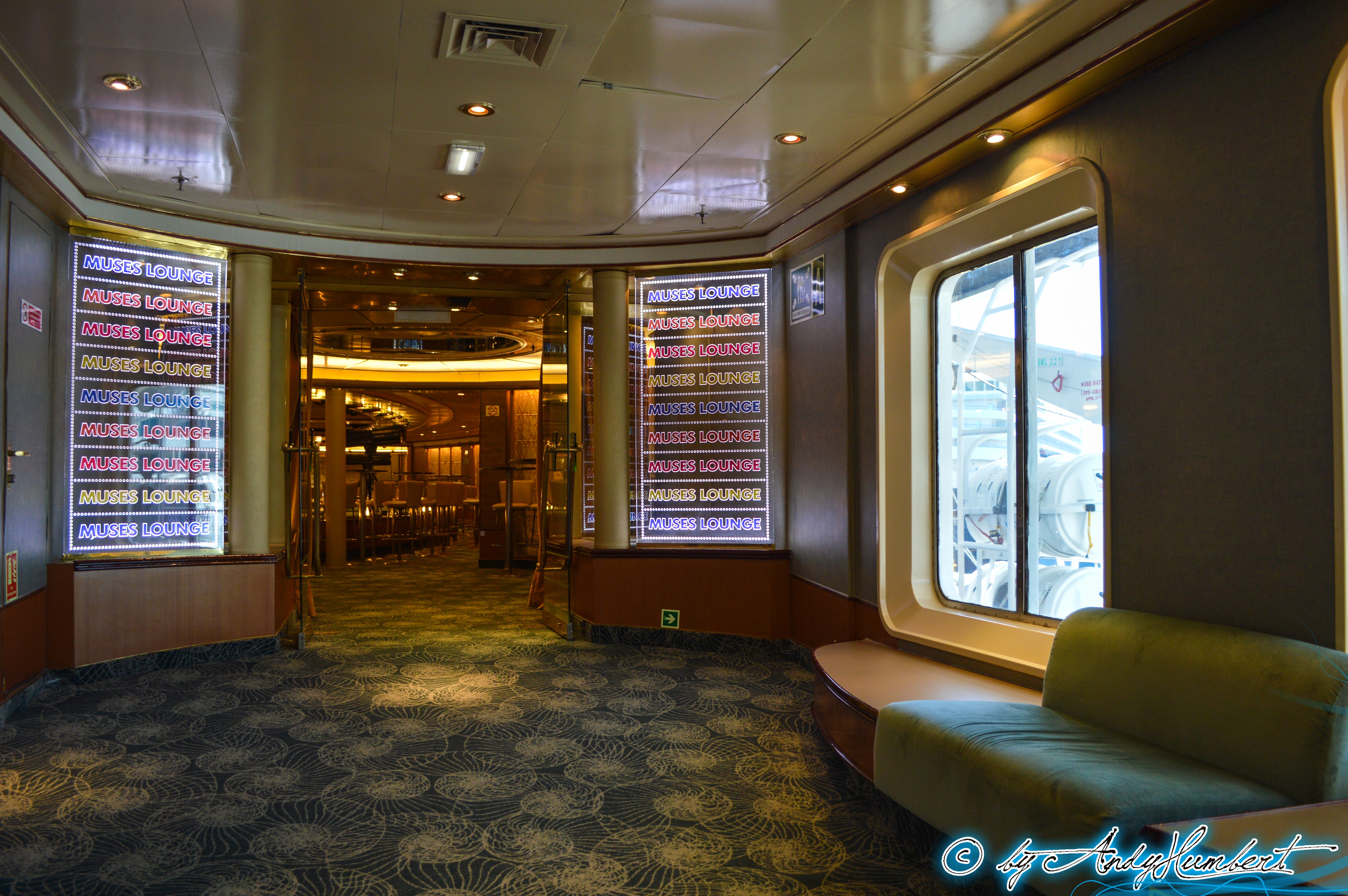 Muses Lounge (pont 5 Dionyssos)