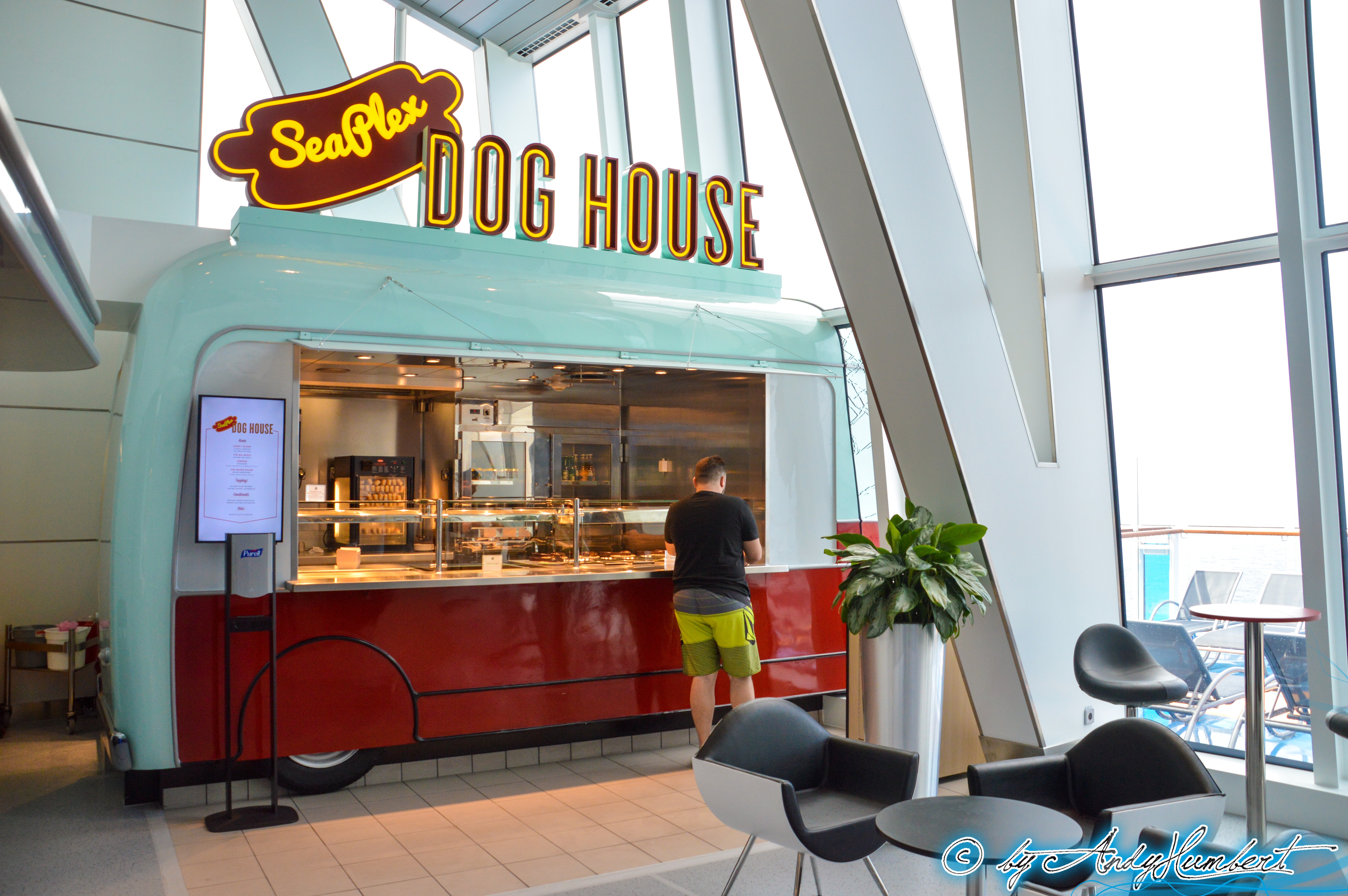 Seaplex Dog House (pont 15)