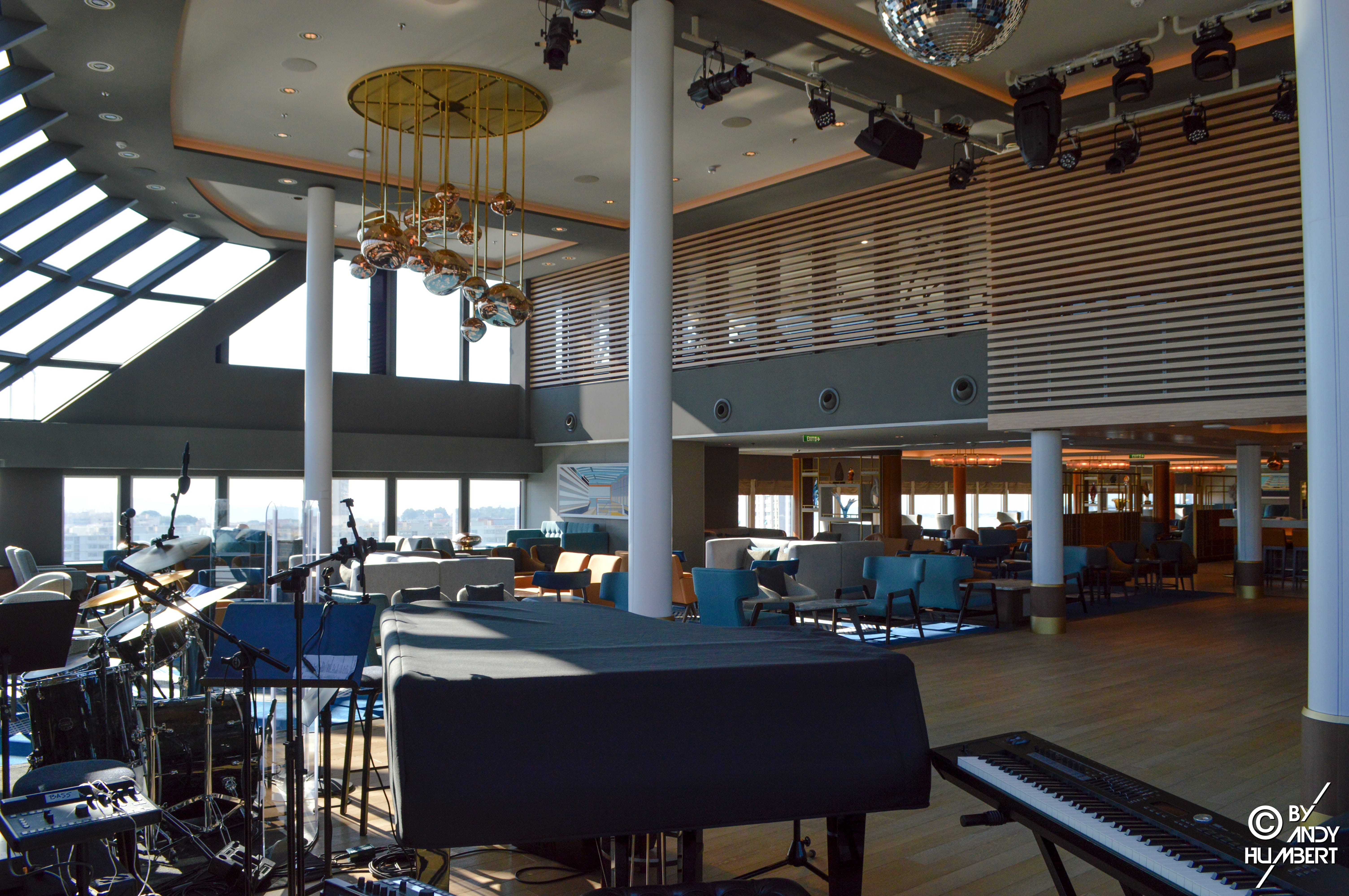 Britannia Lounge (Lido Deck)