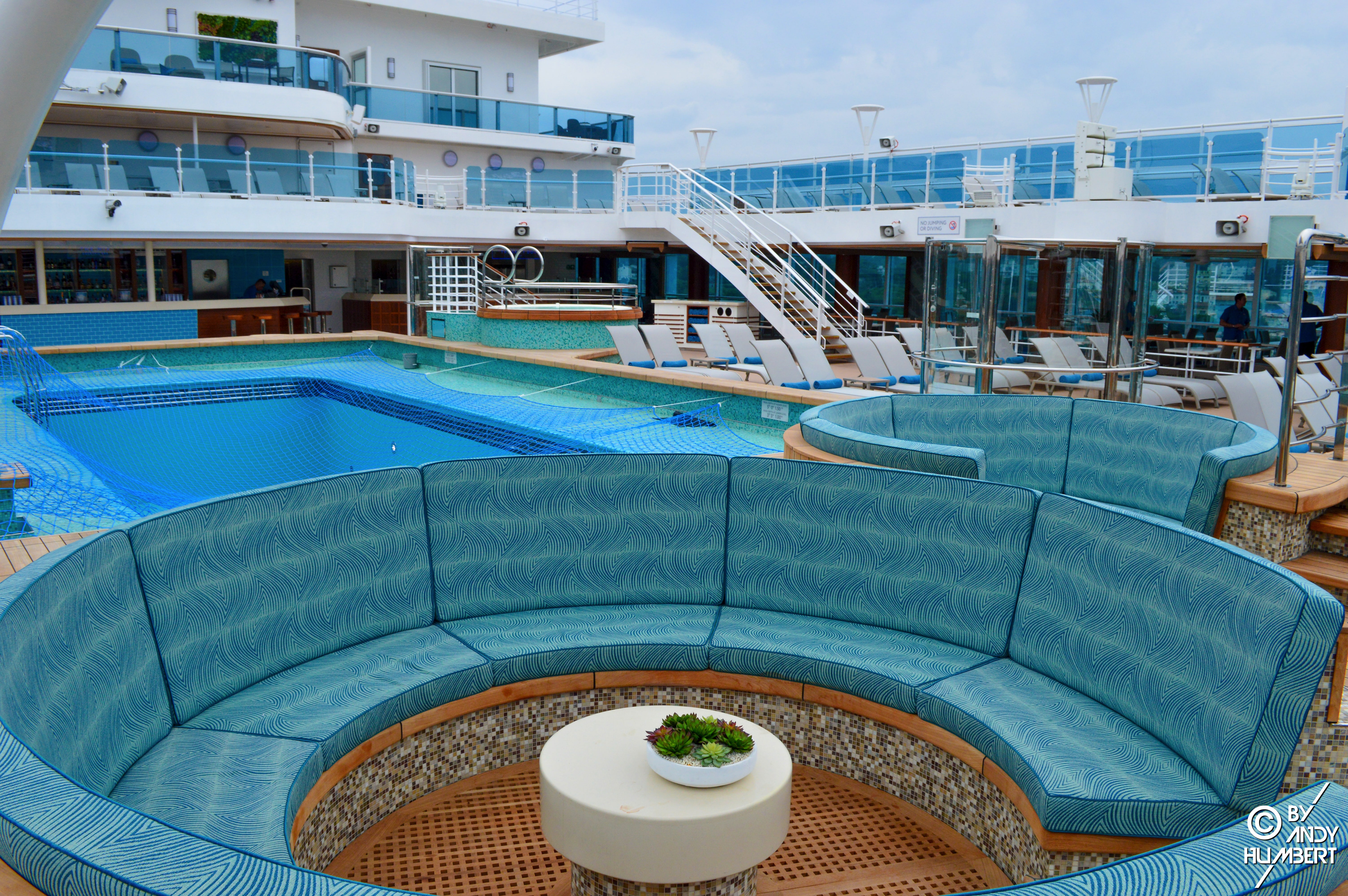Sky Pools (pont 16 Lido)