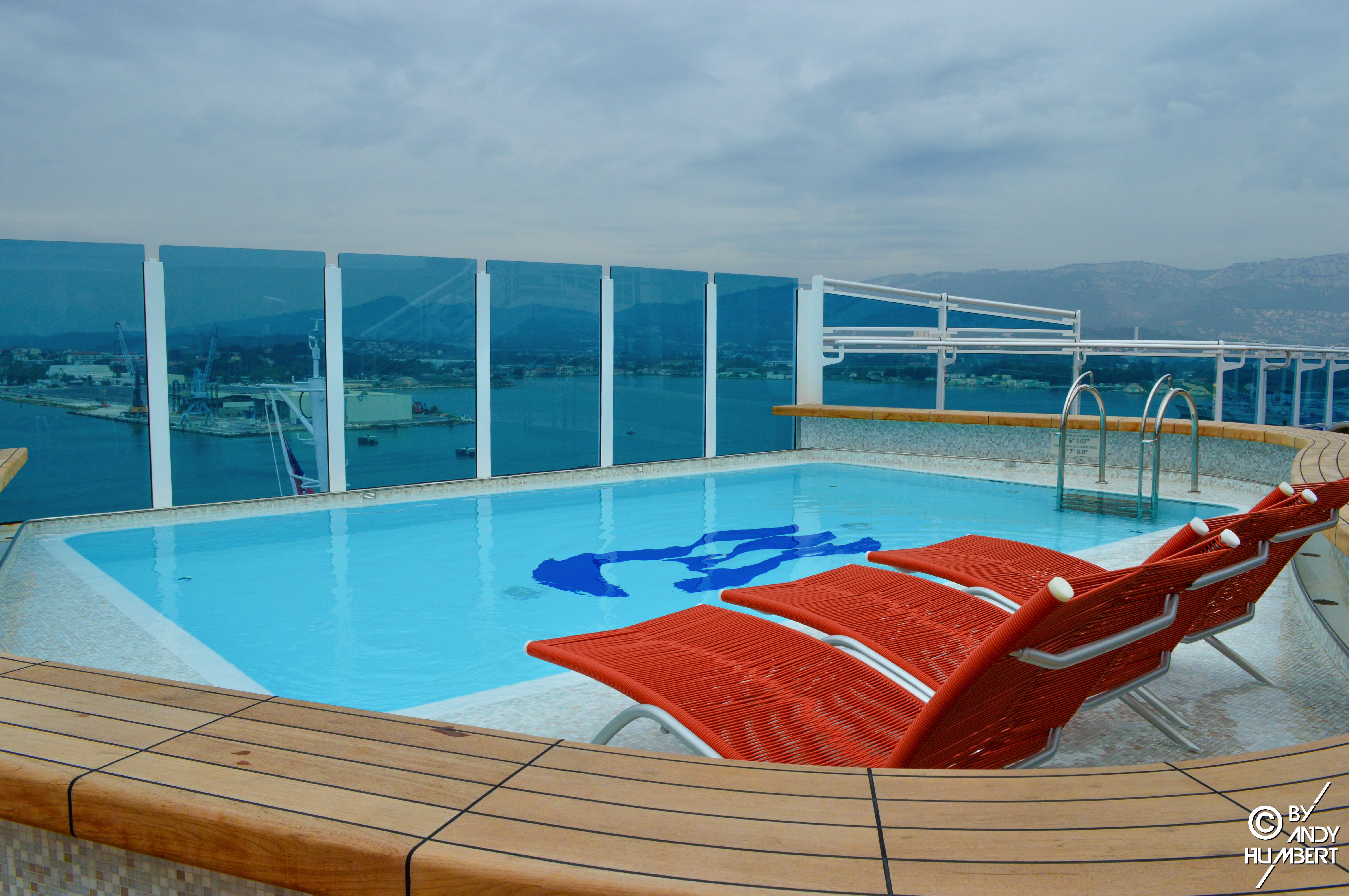 Wake View Pool (pont 16 Lido)