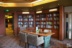 Café bibliothèque Les Explorateurs (pont 8 Grand Pont)