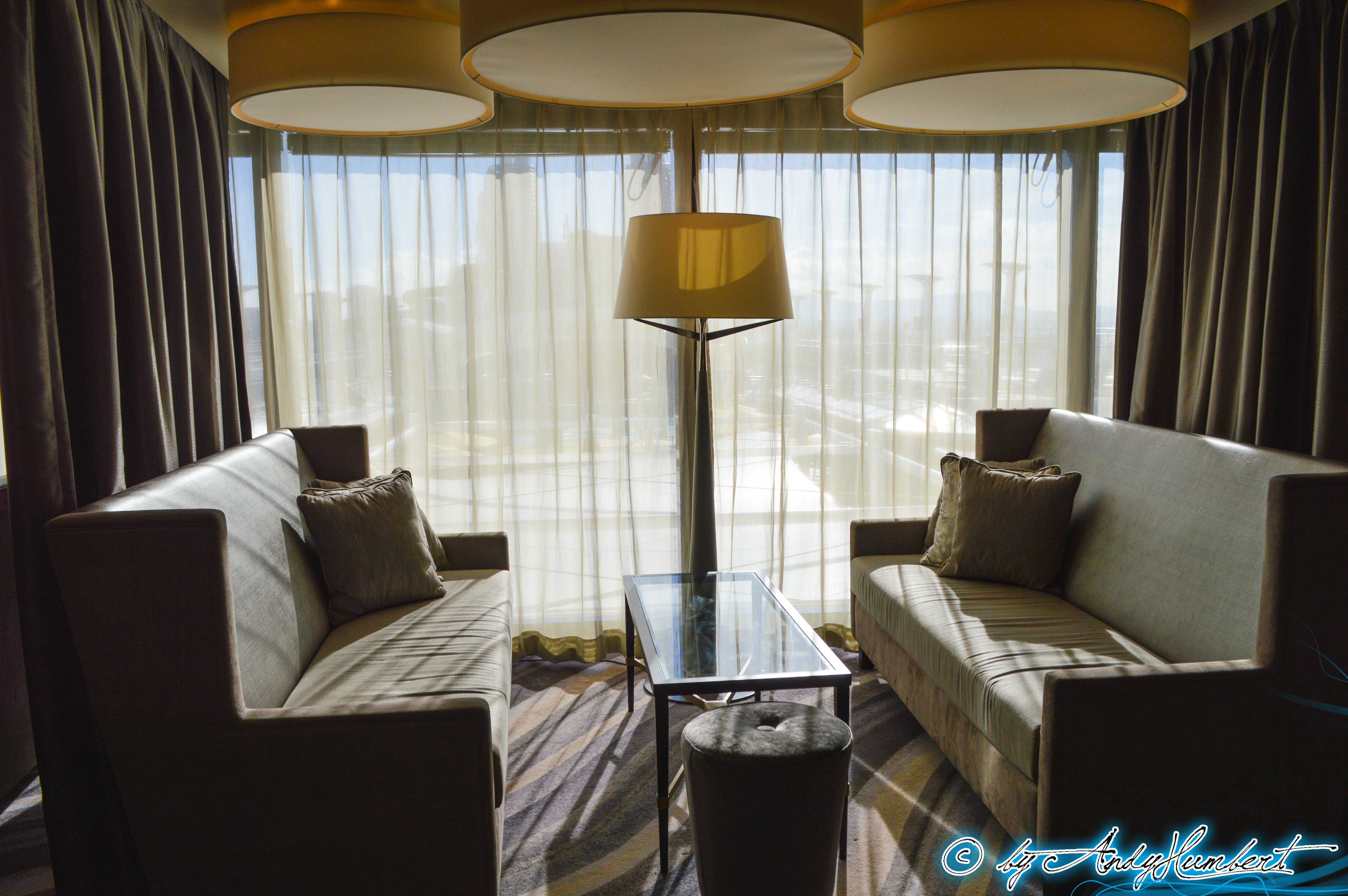 The Epic Club Lounge (pont 16)