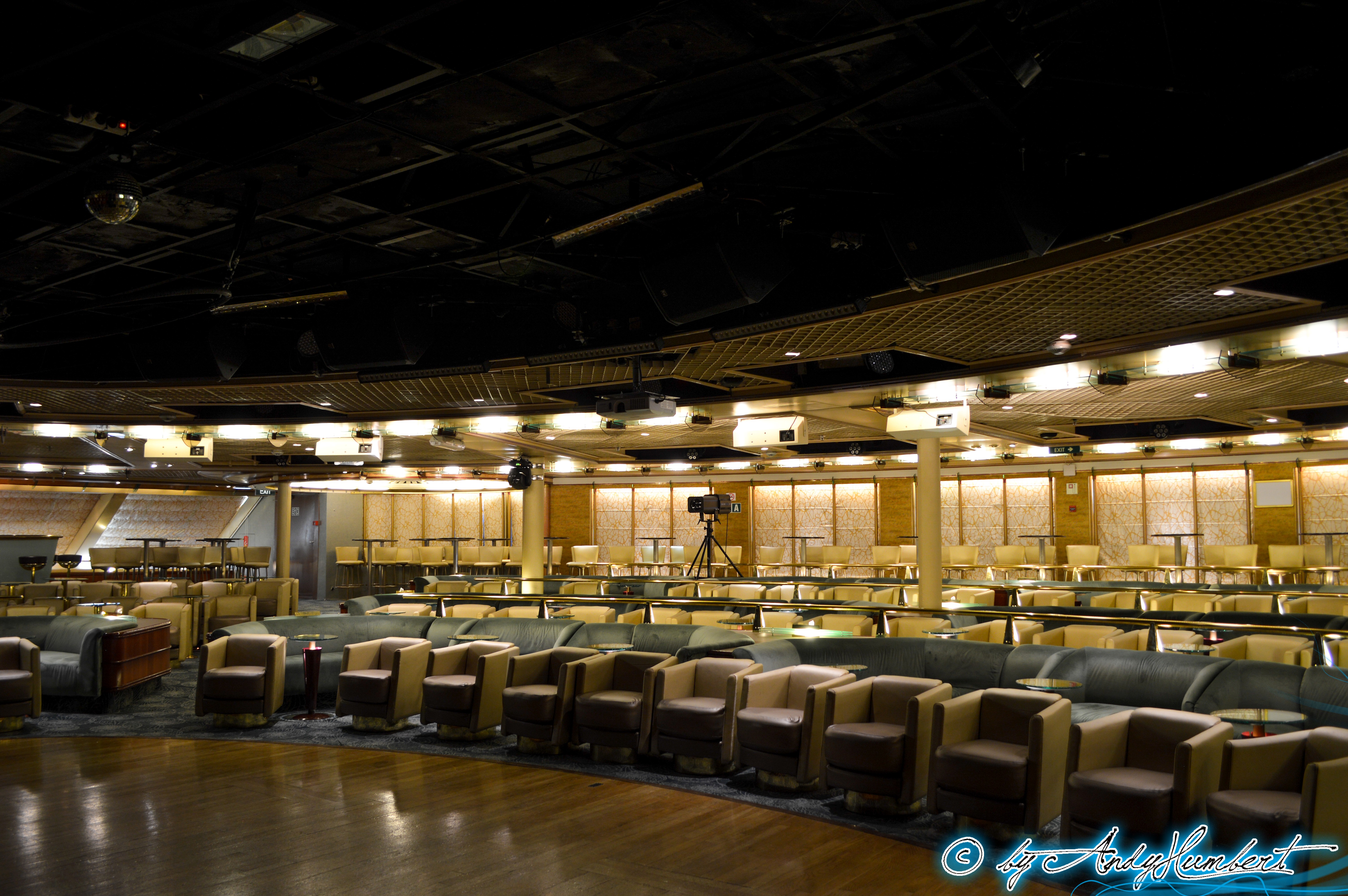 Muses Lounge (pont 5 Dionyssos)