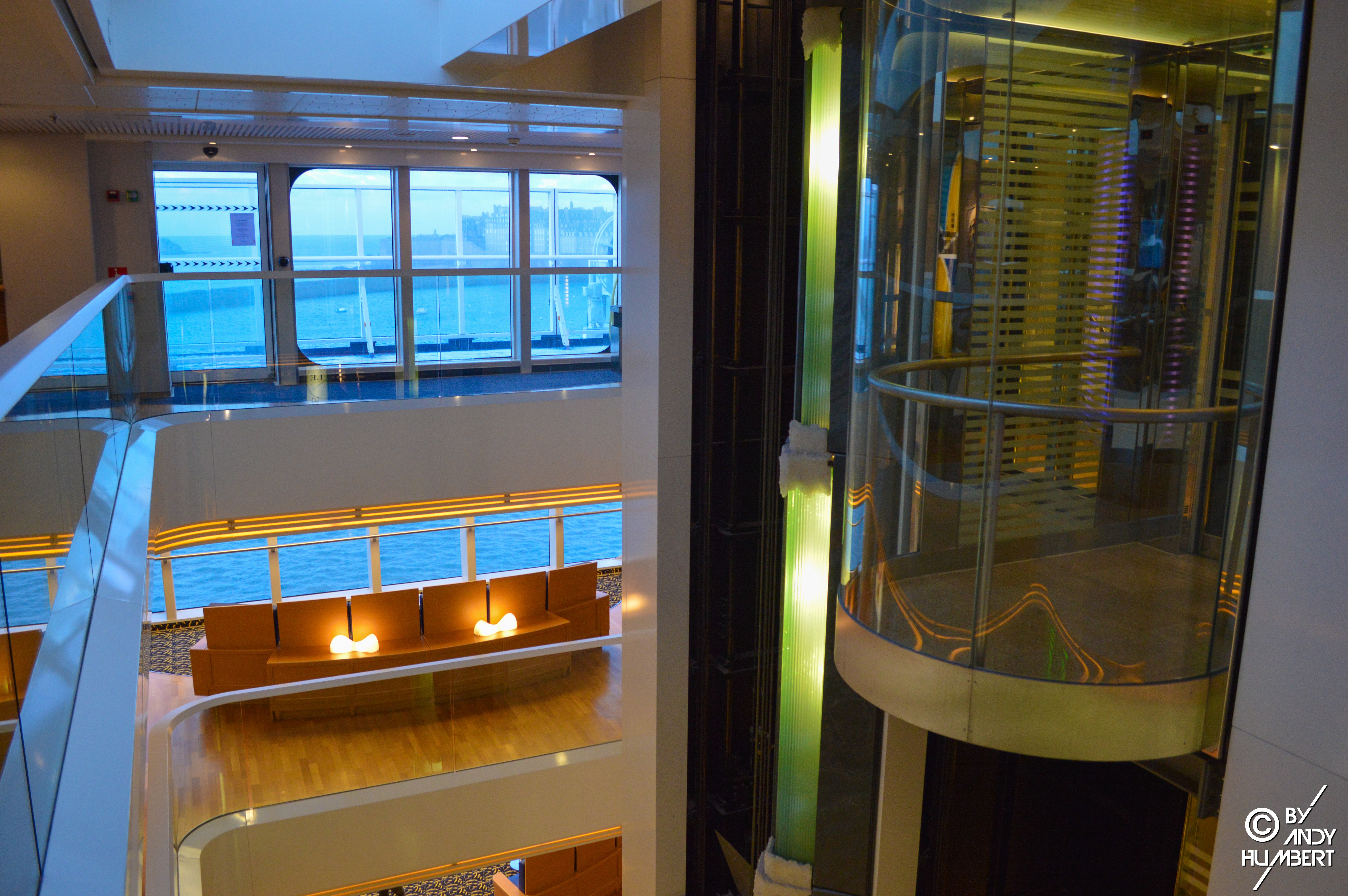 Atrium (ponts 6 à 9)
