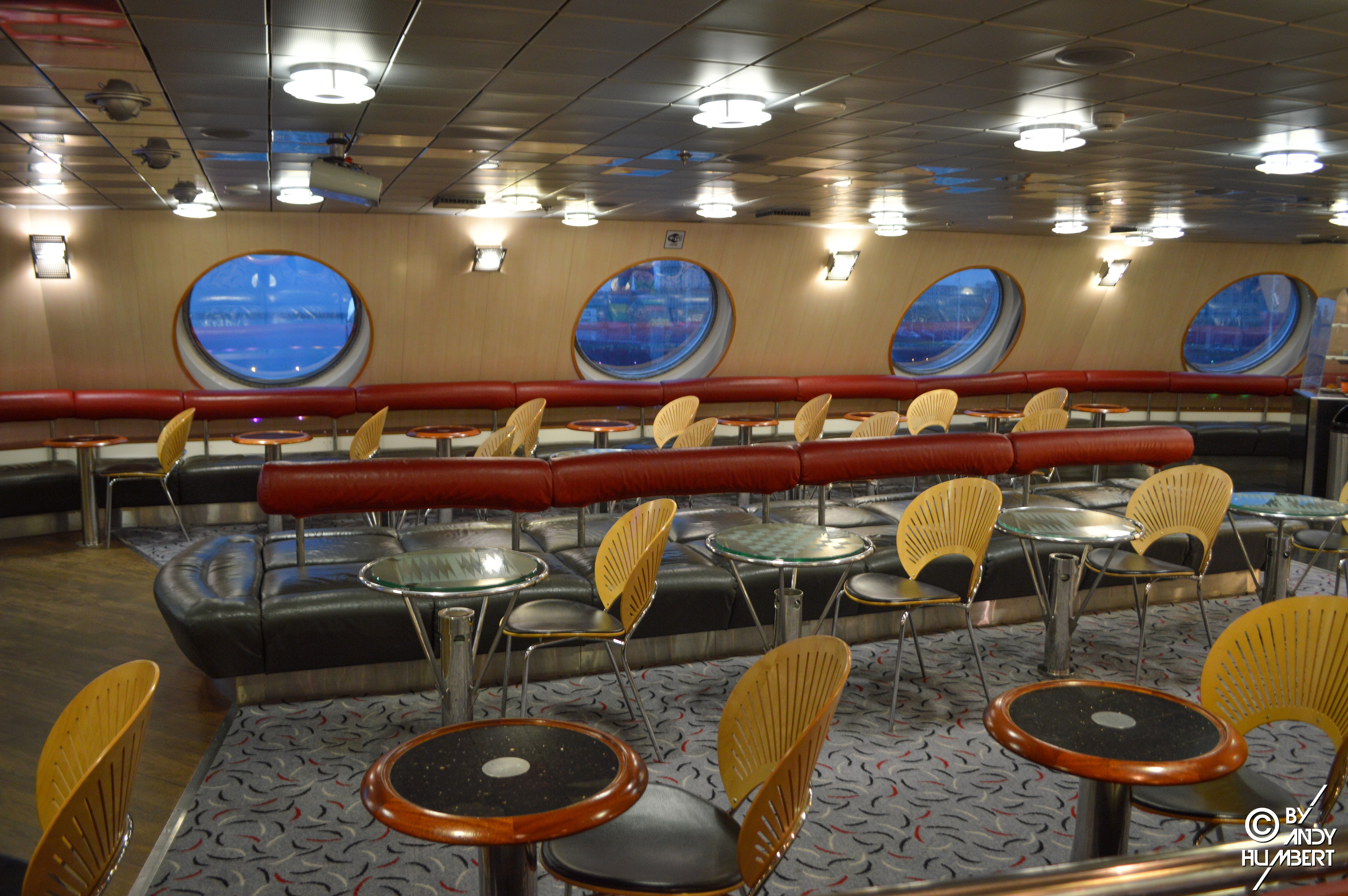 Le Café (pont 7)