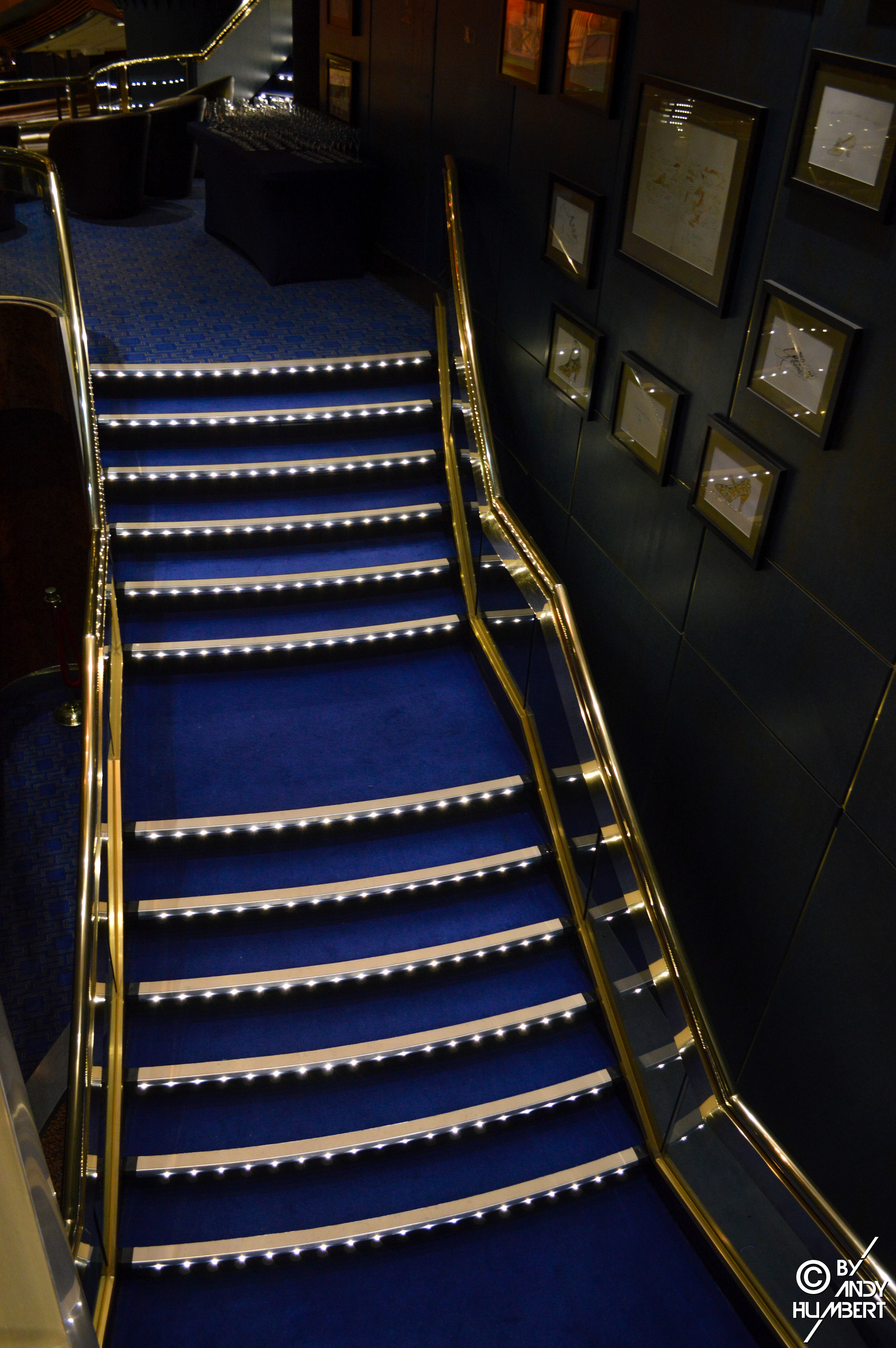 Broadway Show Lounge (ponts 6 et 7)