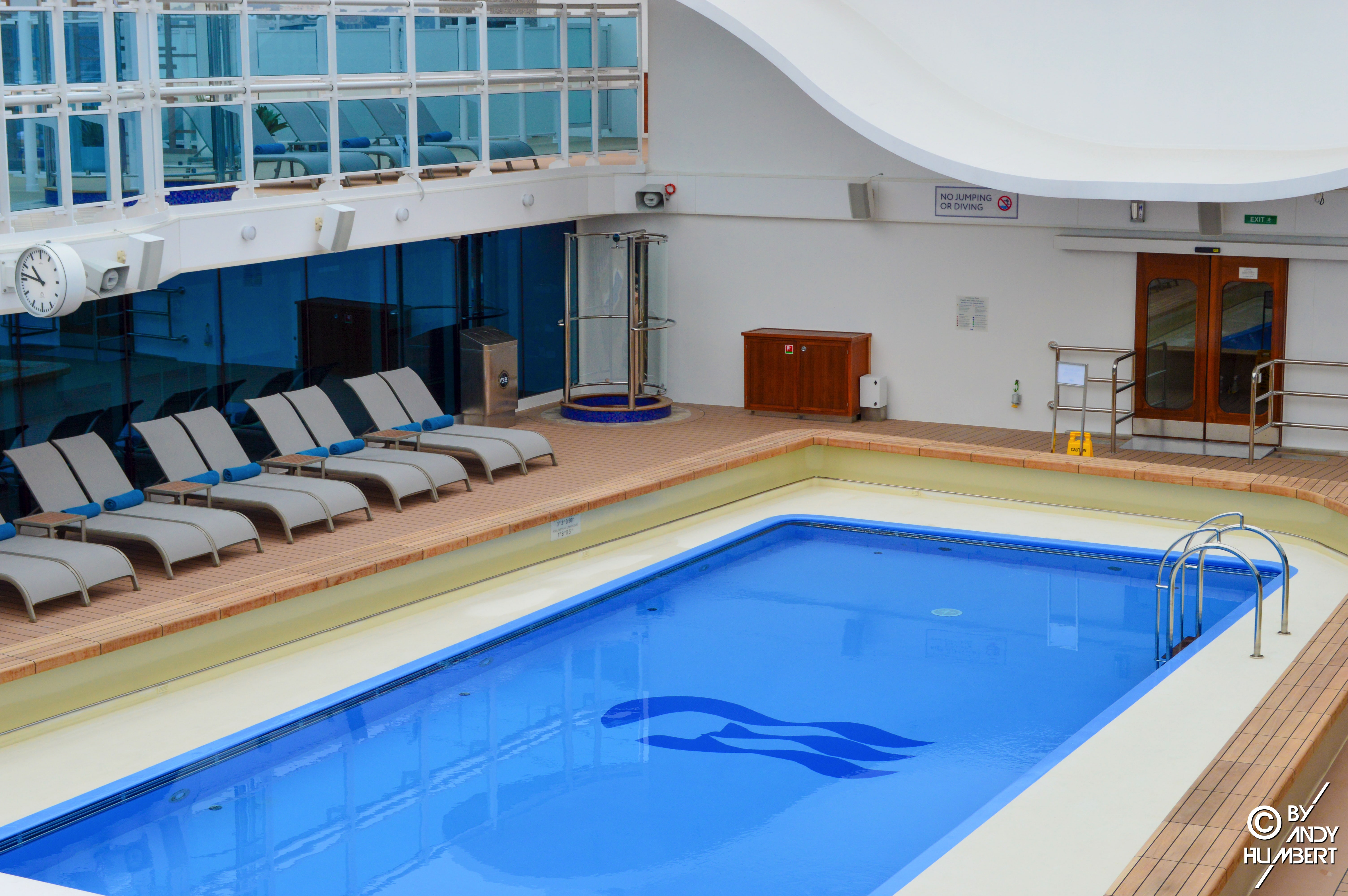 Retreat Pool (pont 17 Sun)