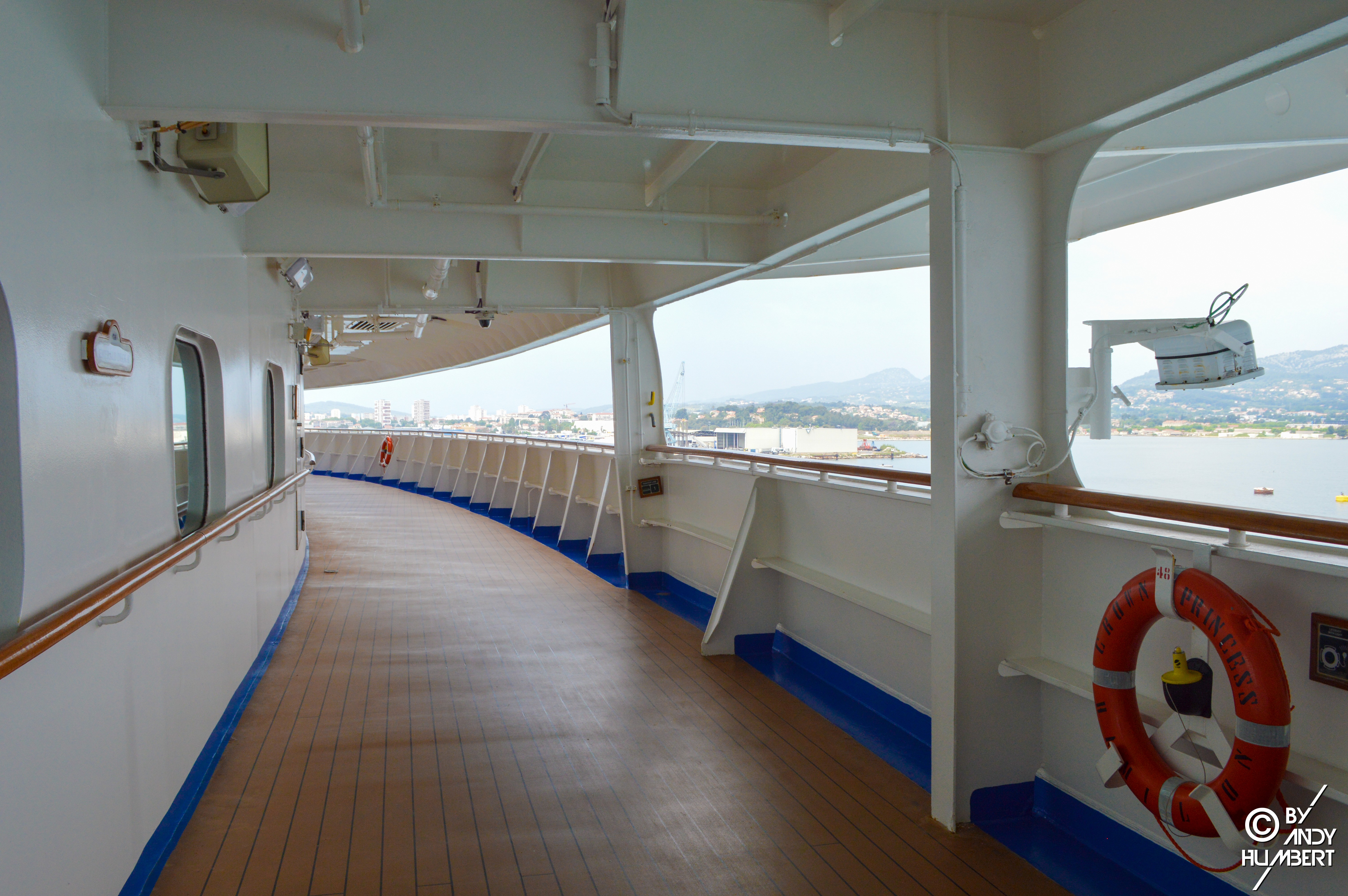 Promenade Deck (ponts 7 & 8)