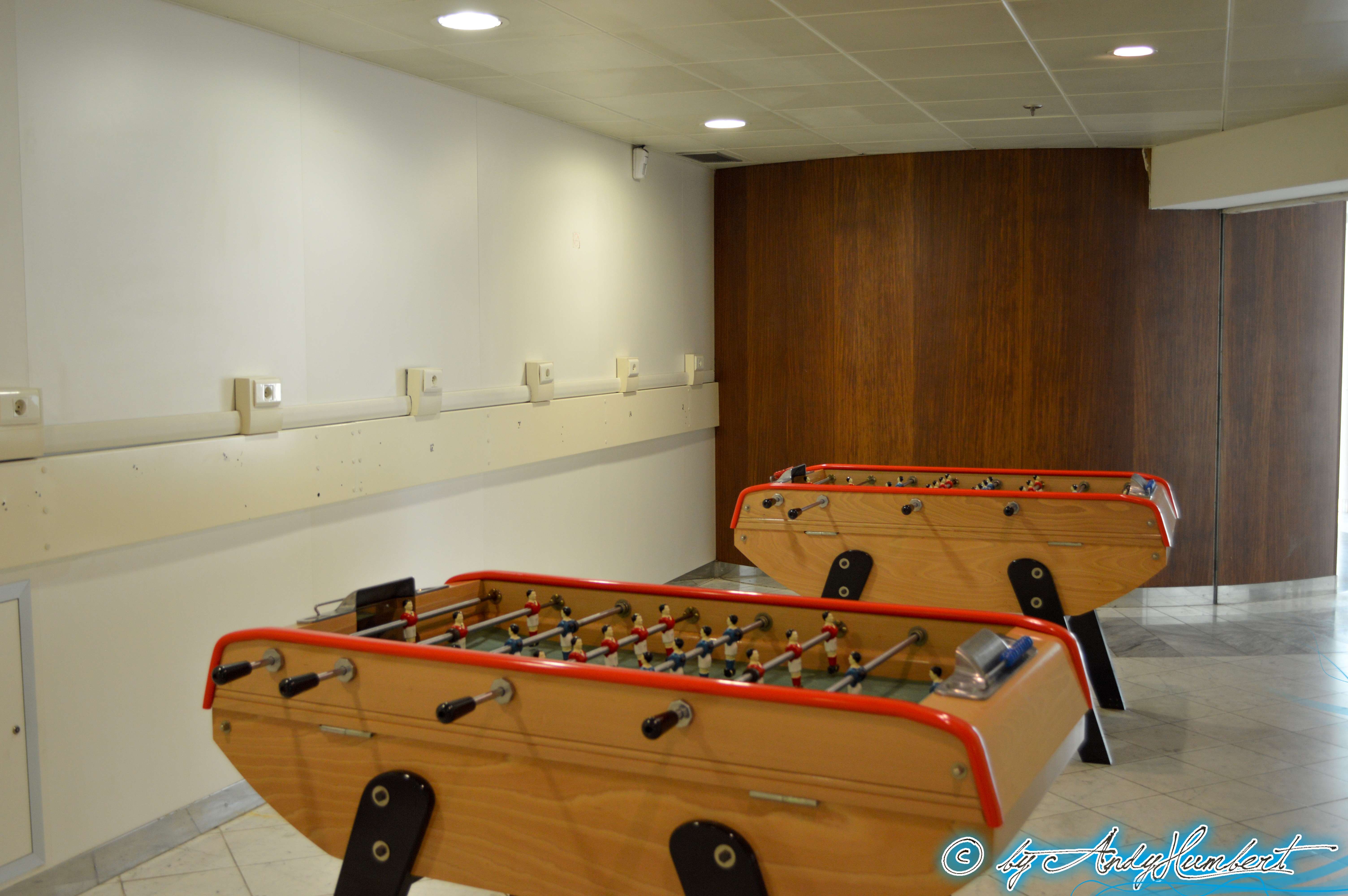Espace babyfoots (pont 10)