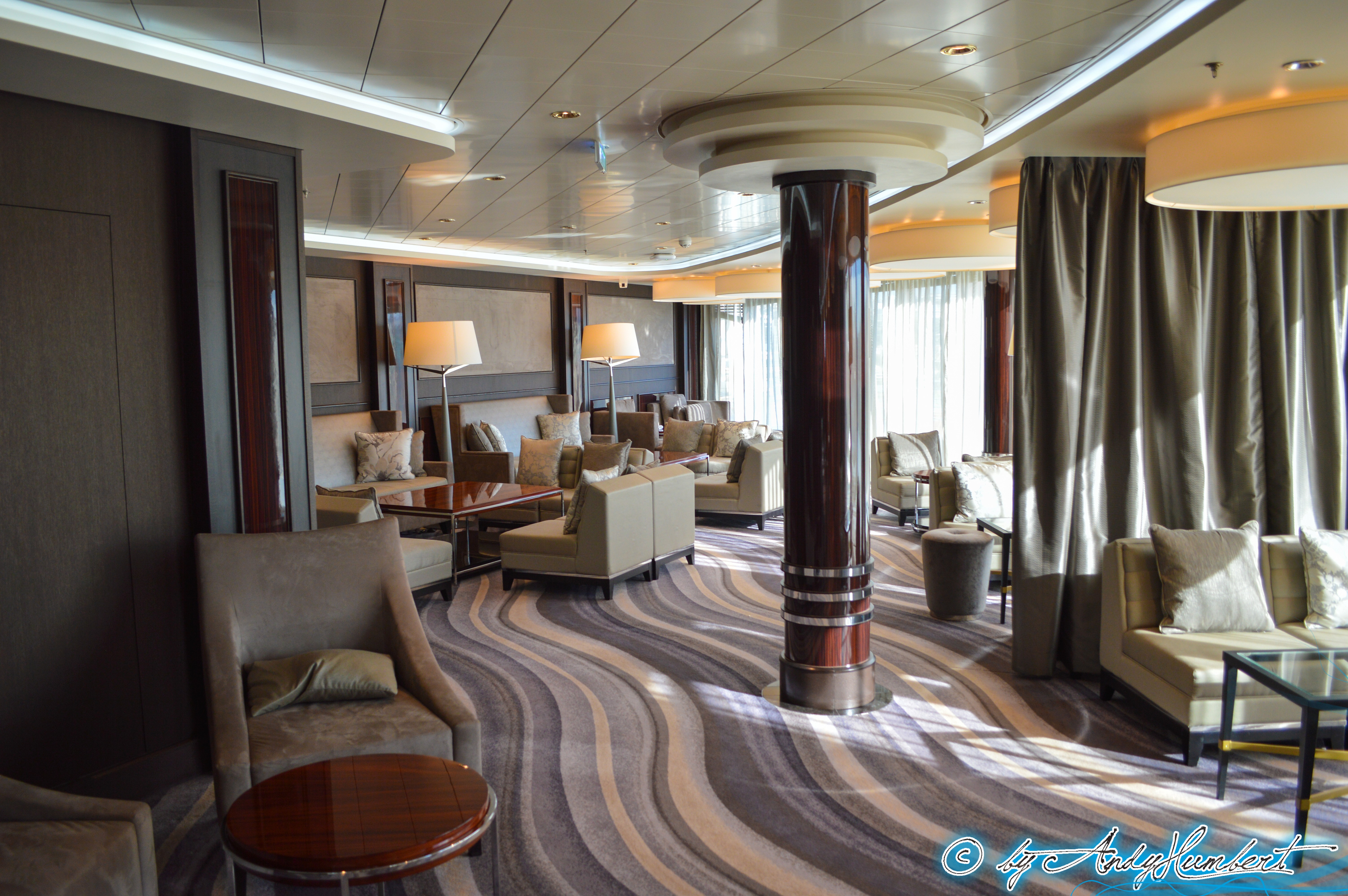The Epic Club Lounge (pont 16)