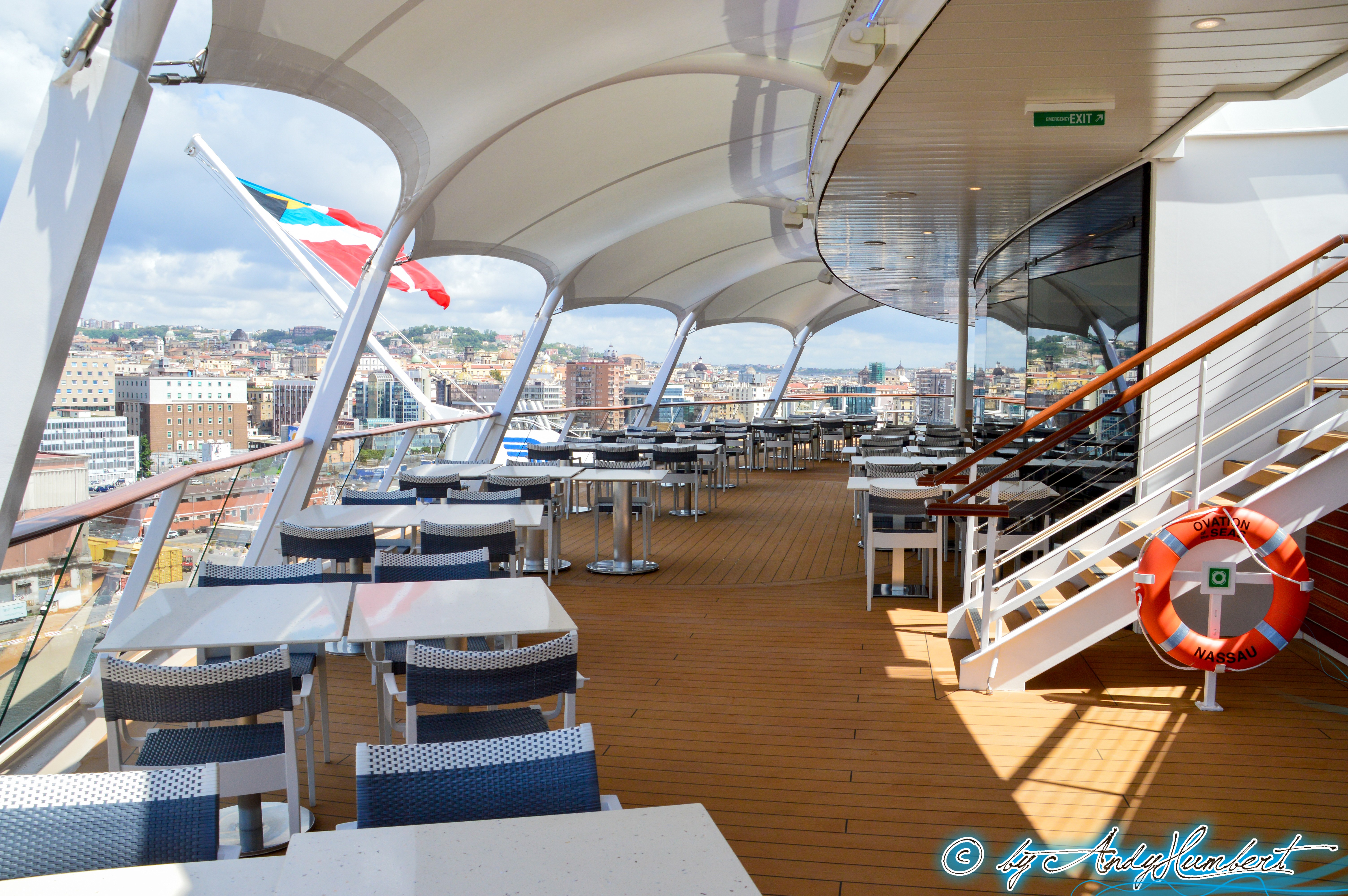 Windjammer Marketplace (pont 14)