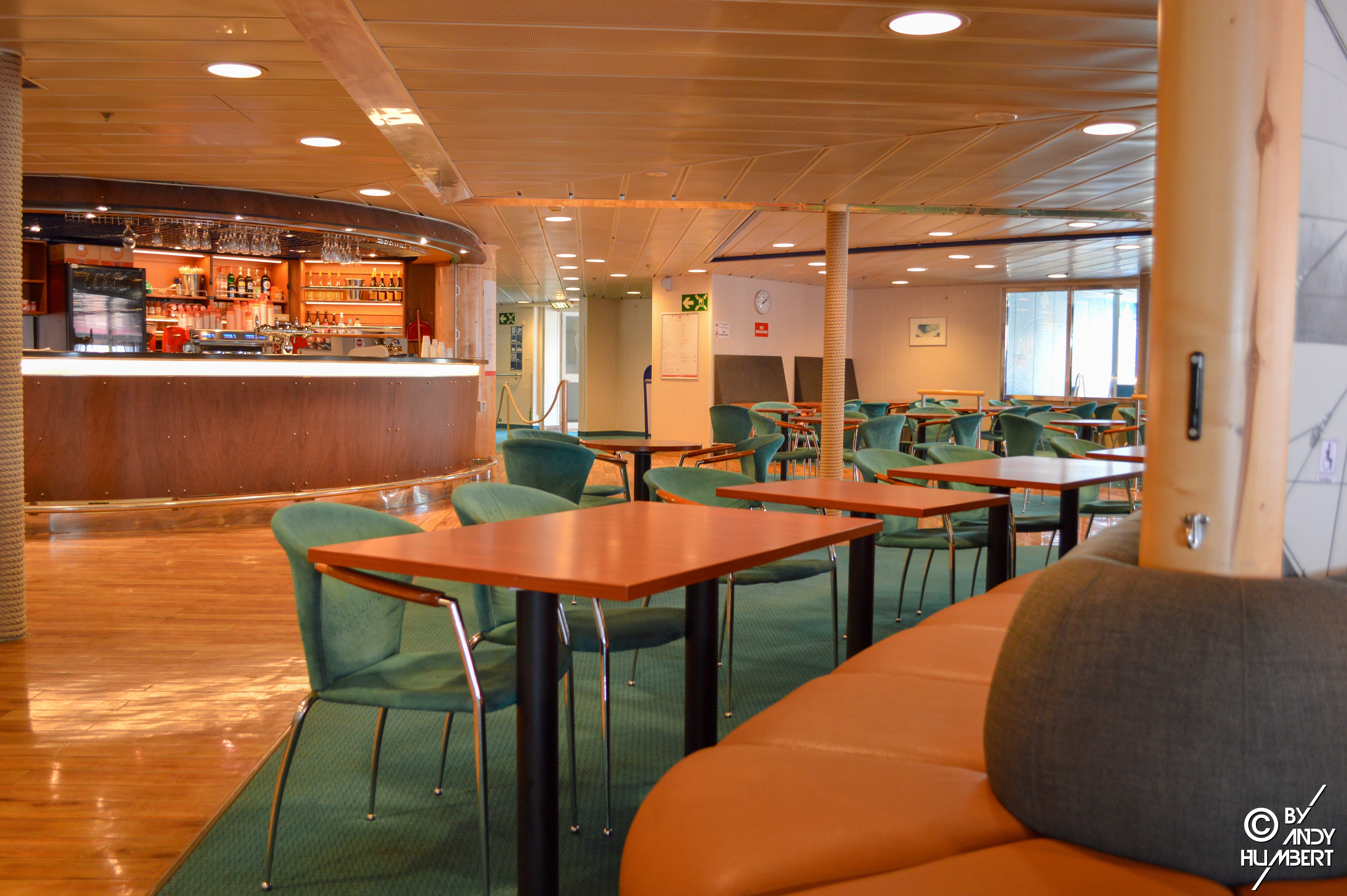 Salon bar (pont 7)