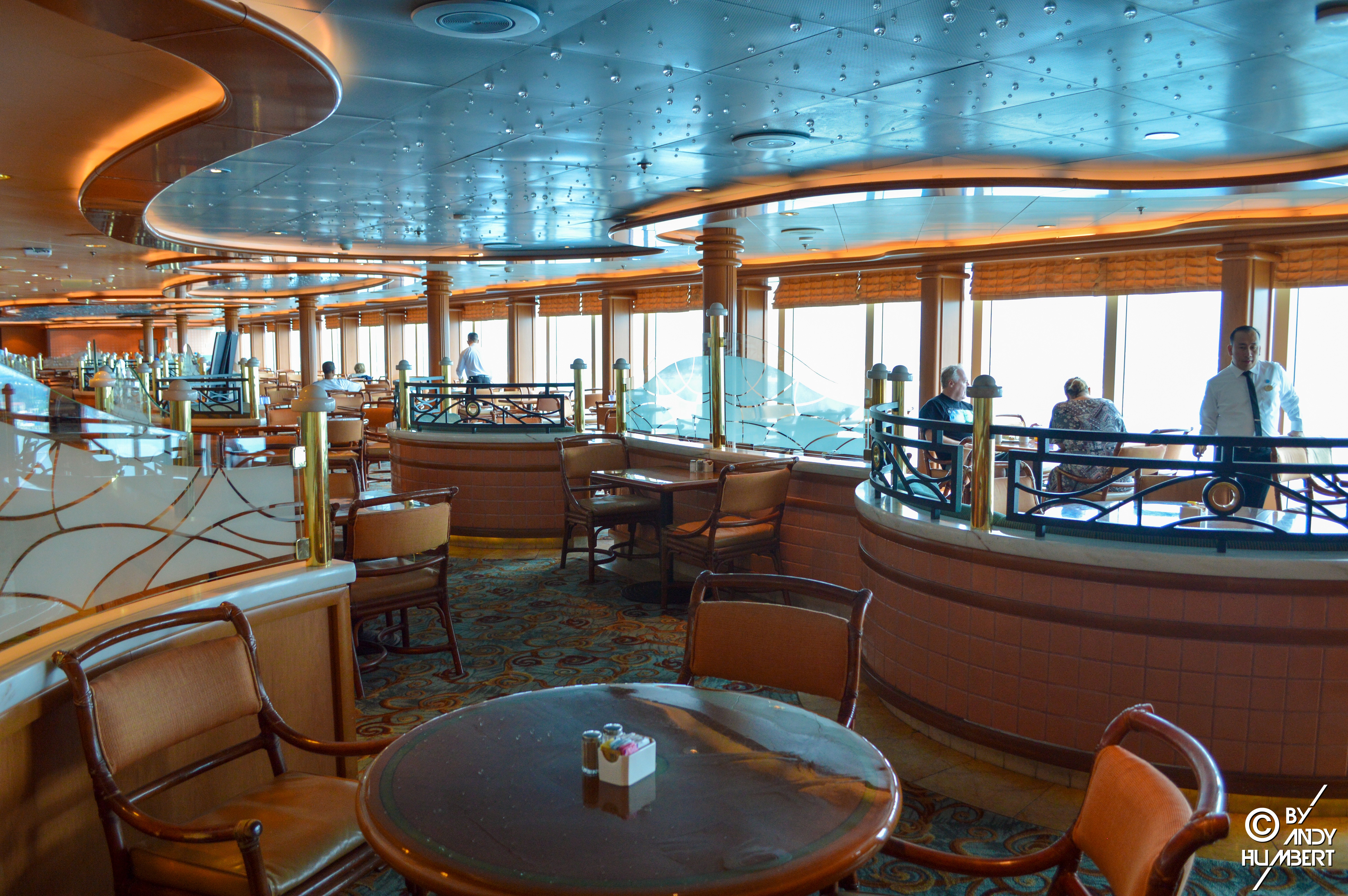 Horizon Court/Café Caribe (pont 15)