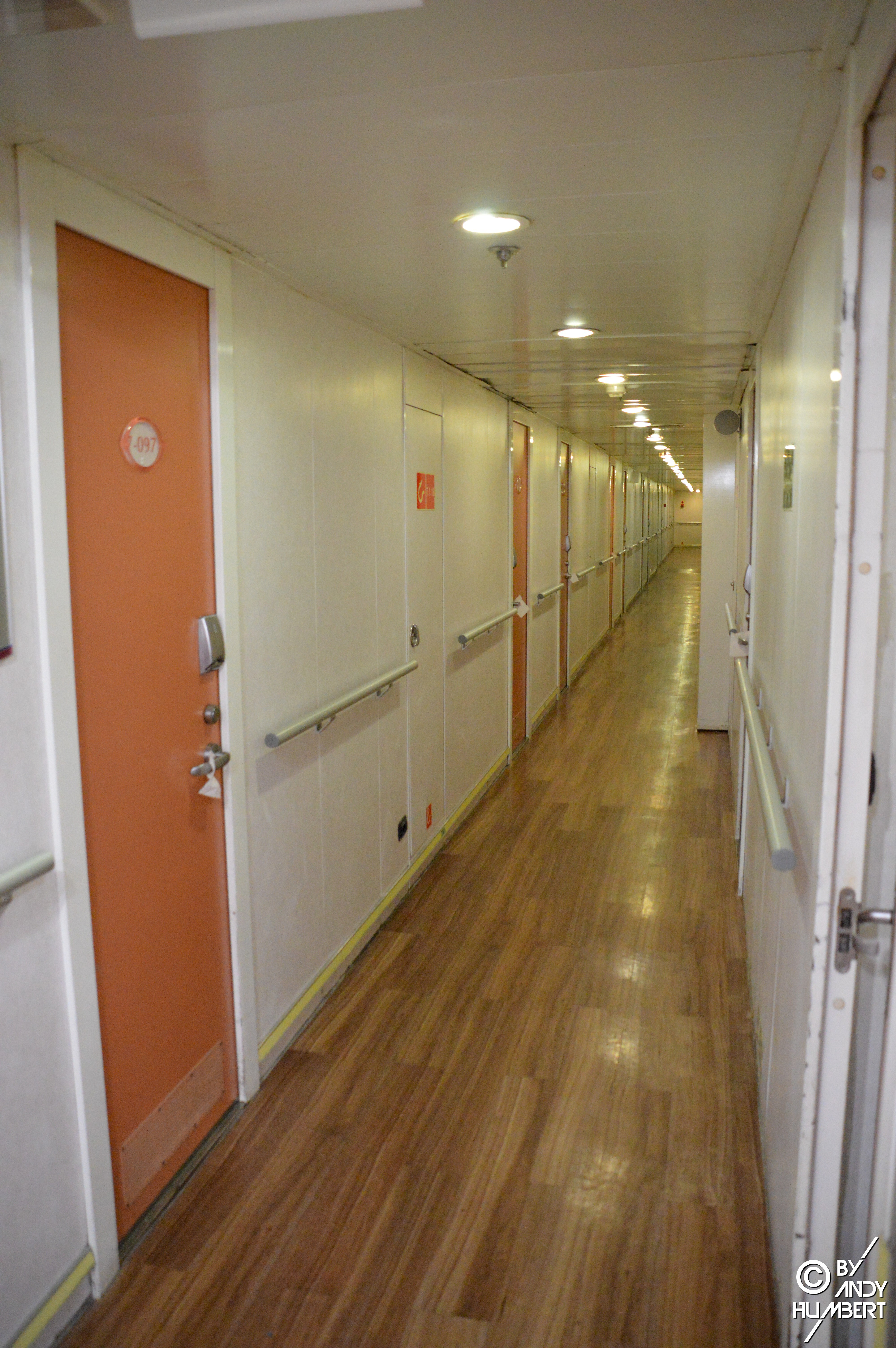 Coursive cabines (pont 7)