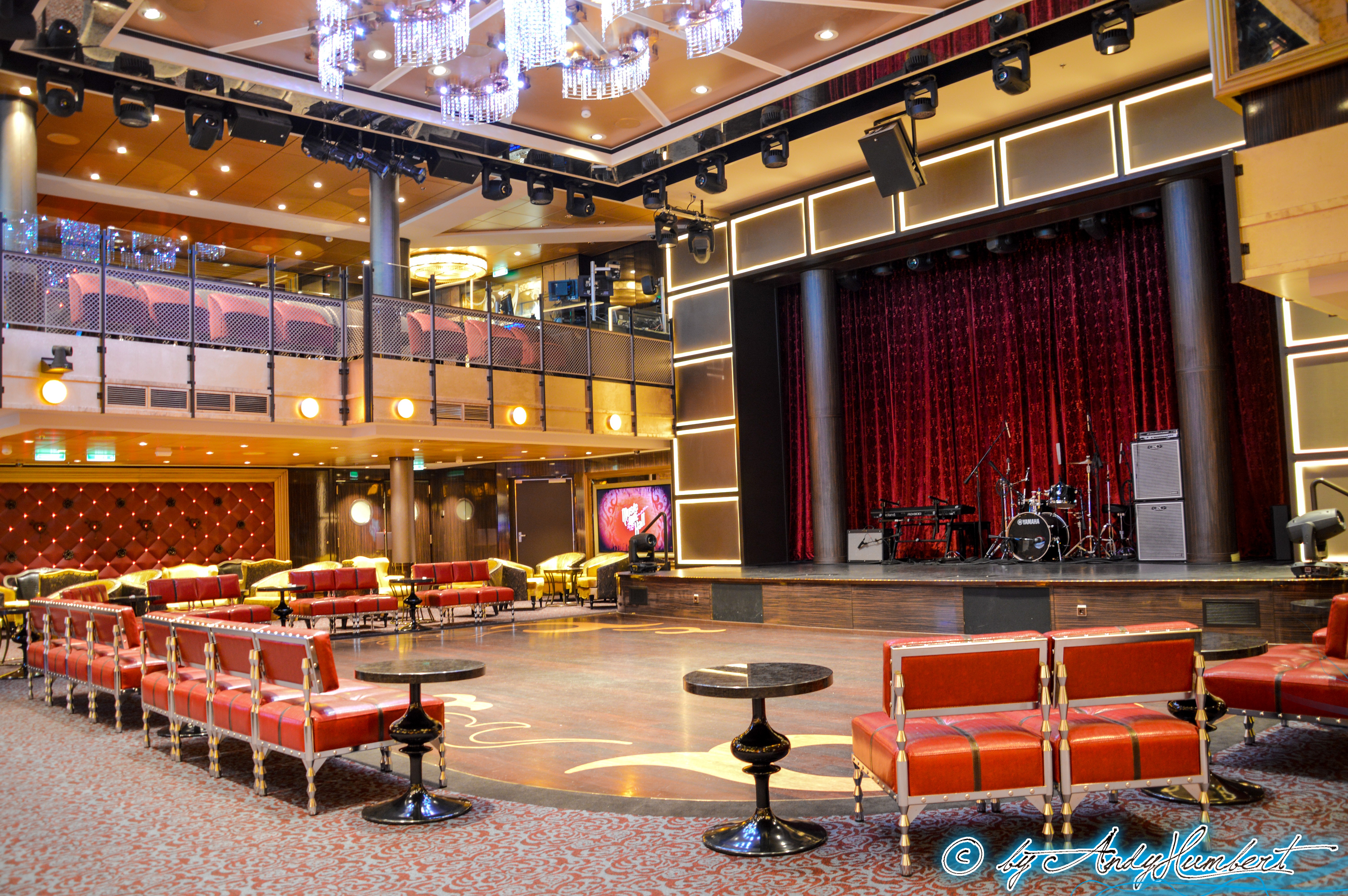 Music Hall (ponts 3 & 4)