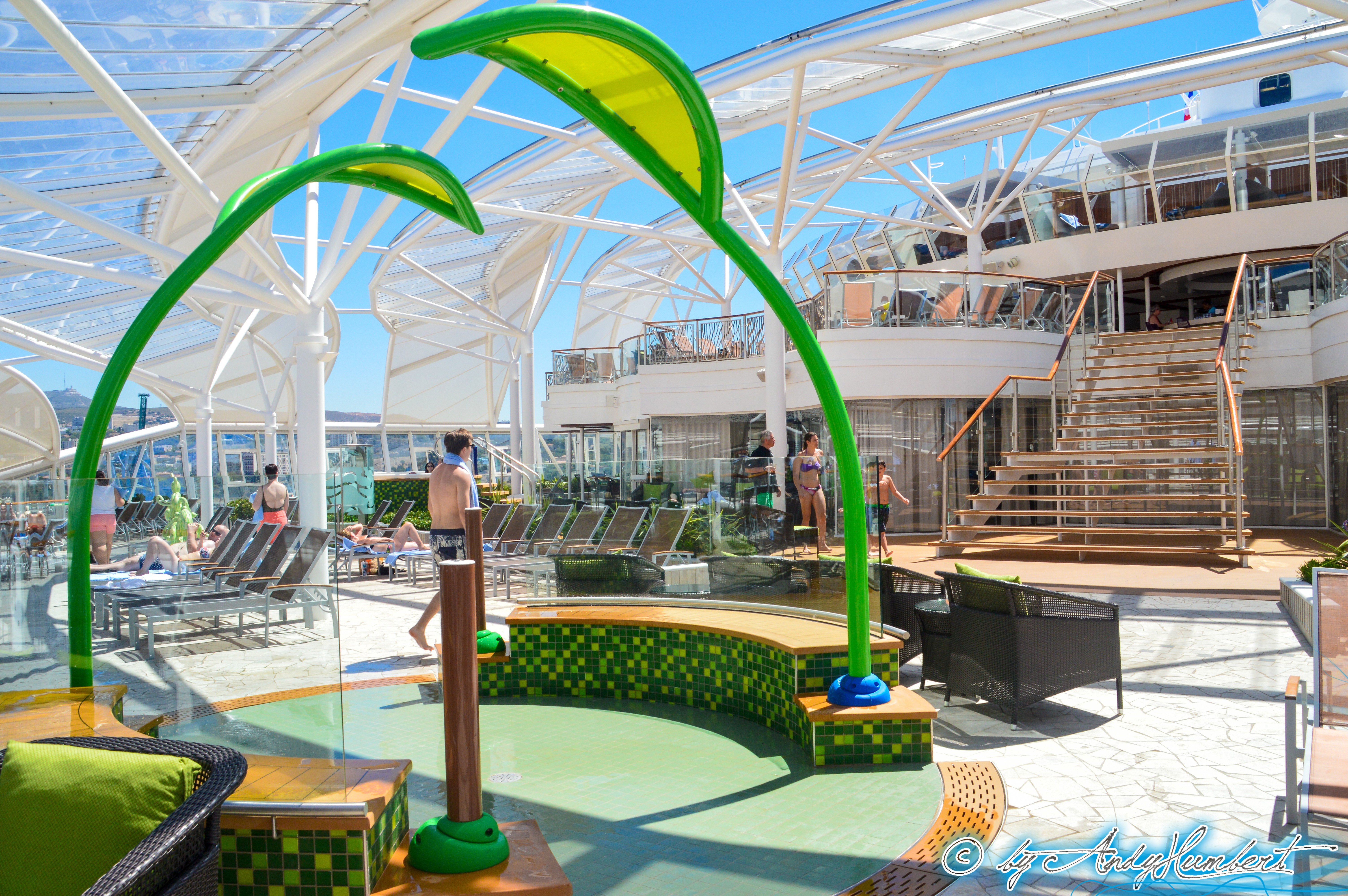 Solarium (ponts 14, 15 & 16)