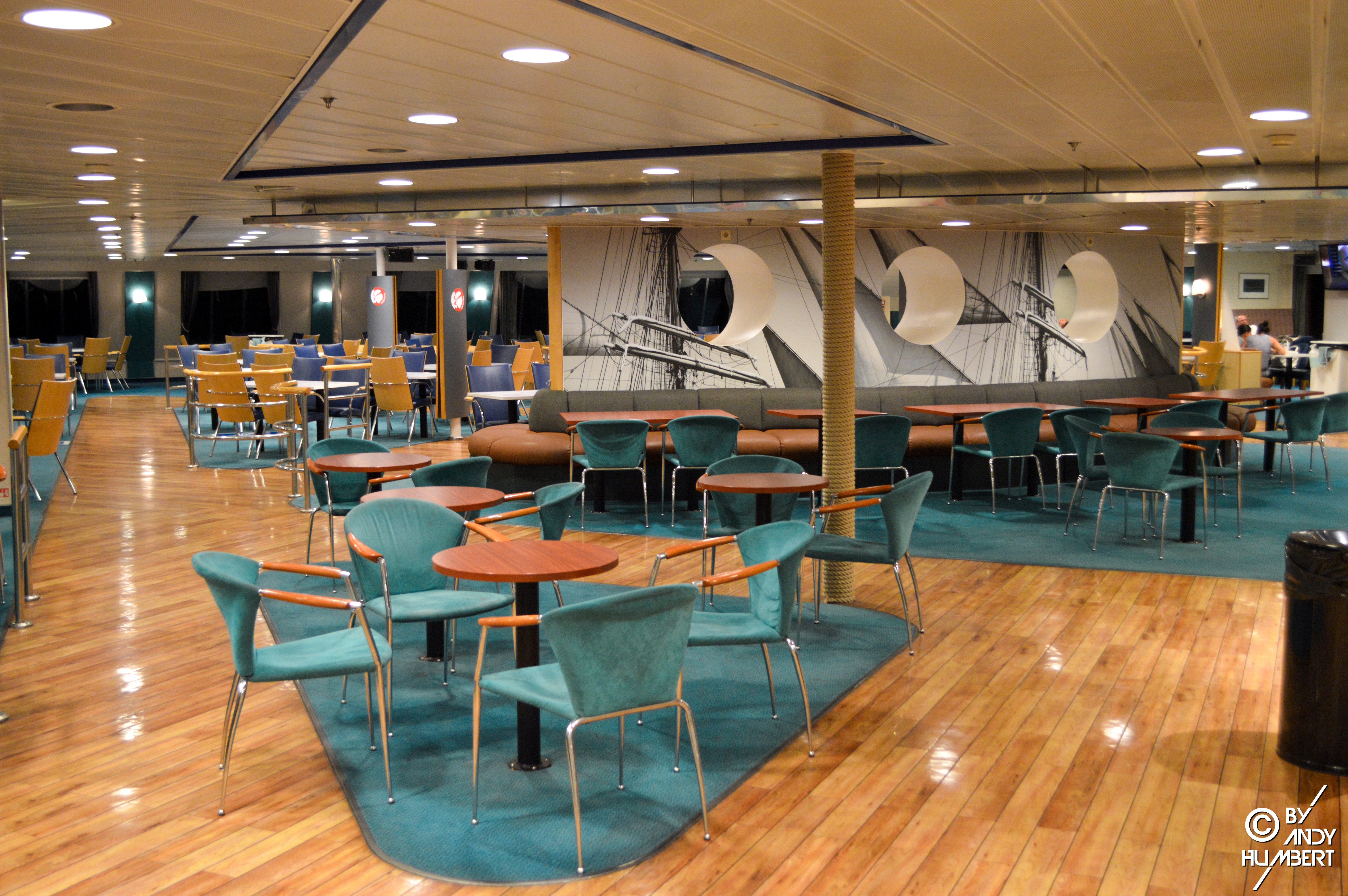 Salon bar (pont 7)