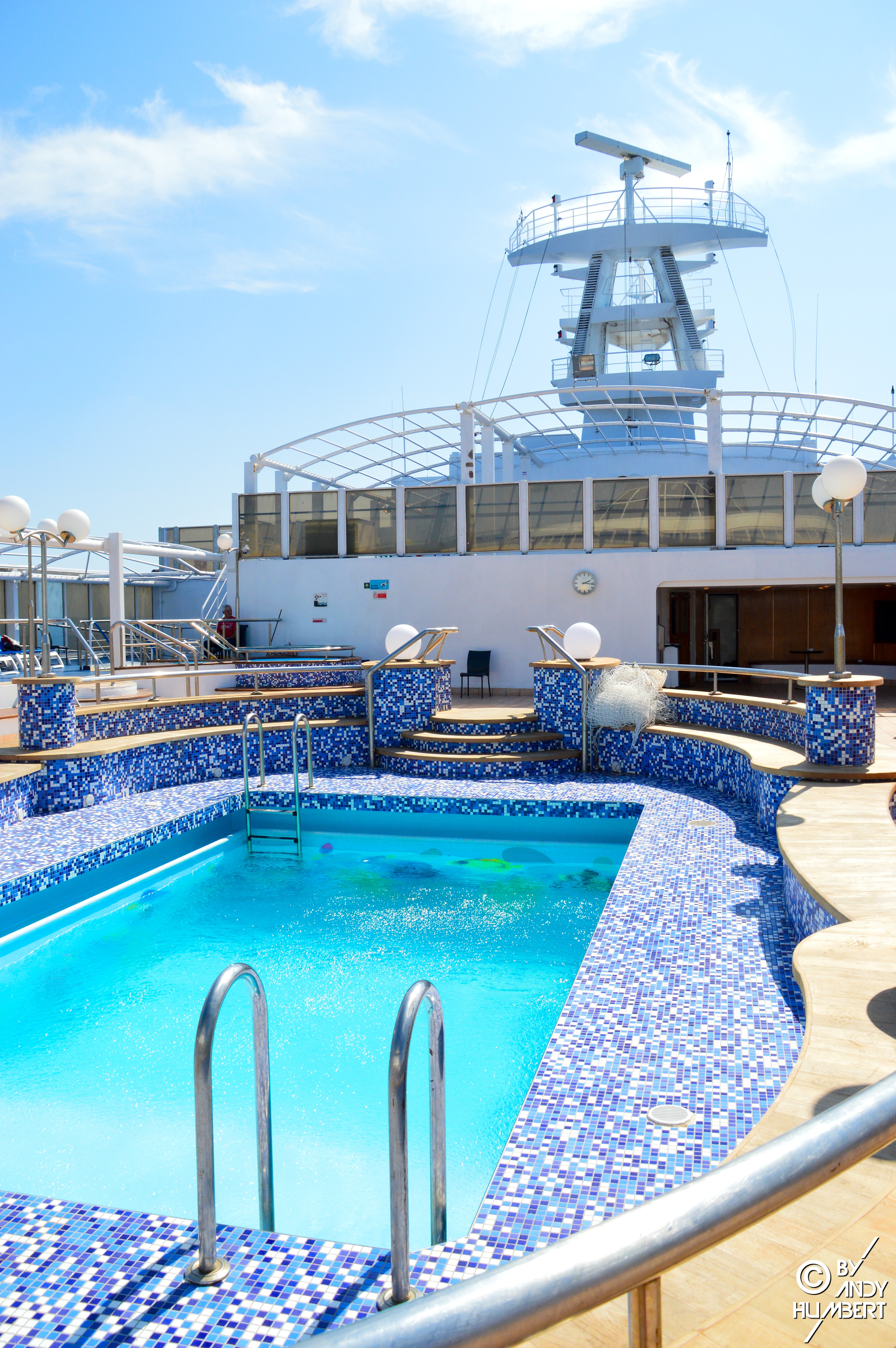Piscine (pont 8)