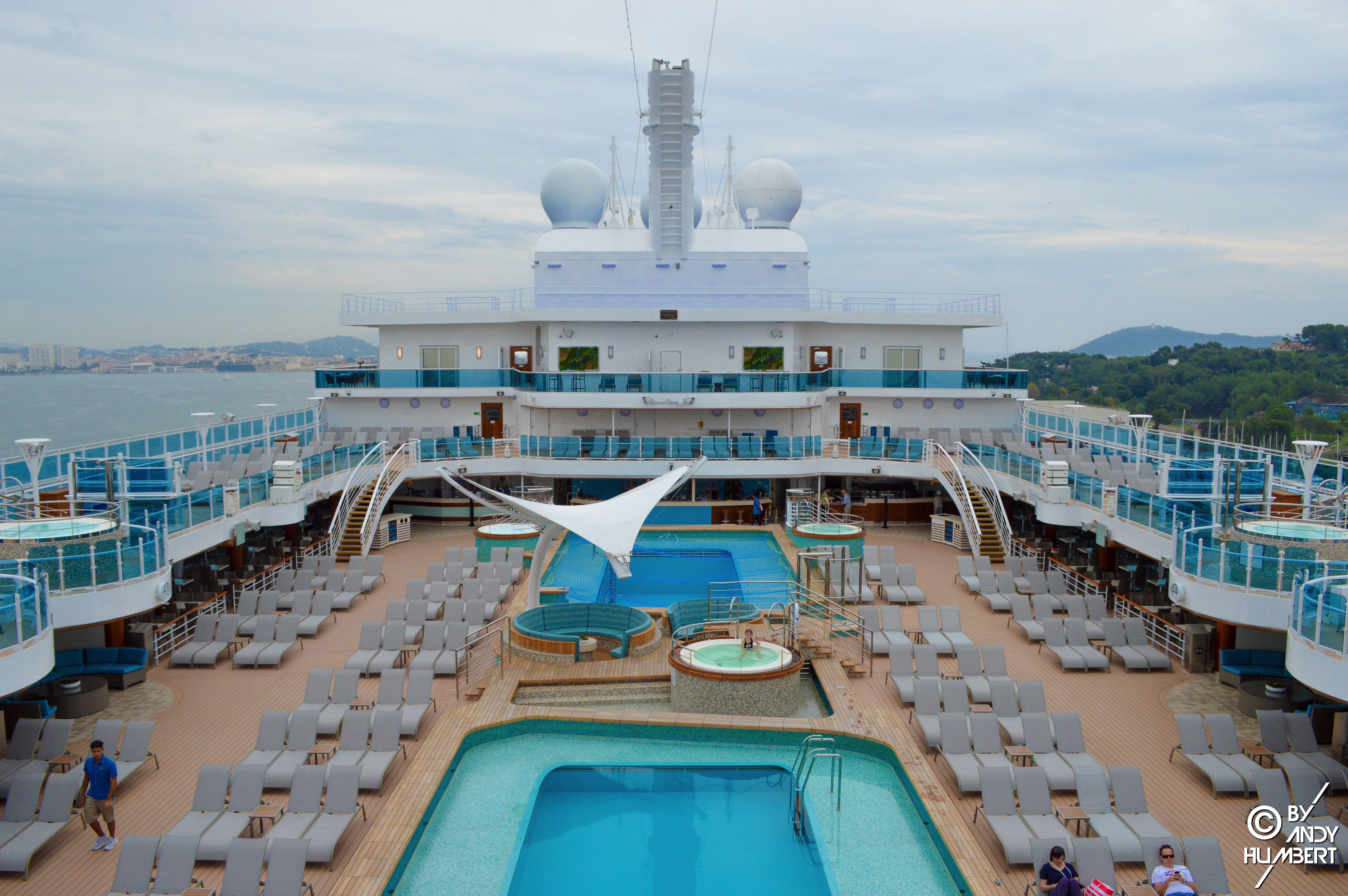 Sky Pools (pont 16 Lido)