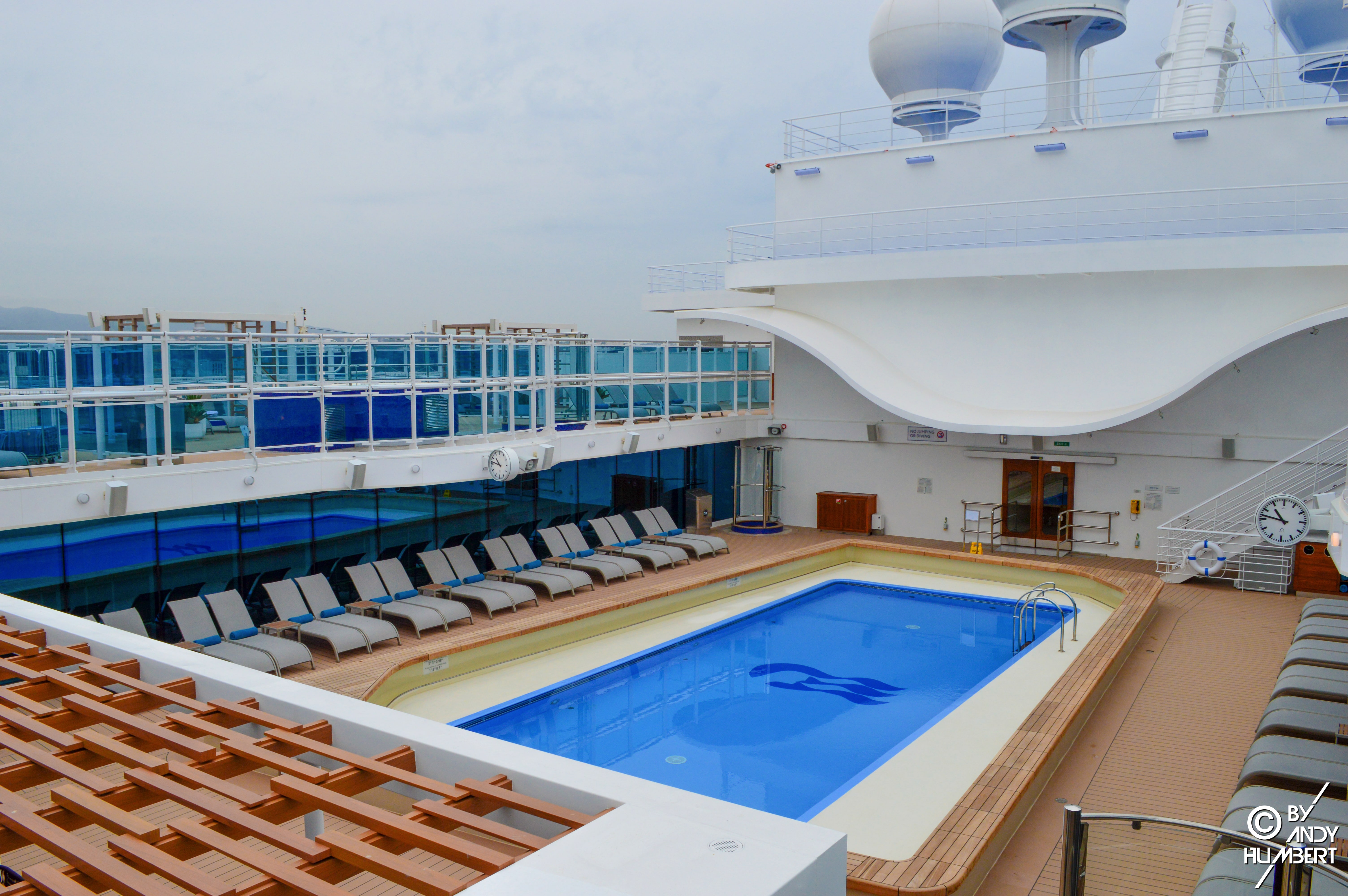 Retreat Pool (pont 17 Sun)