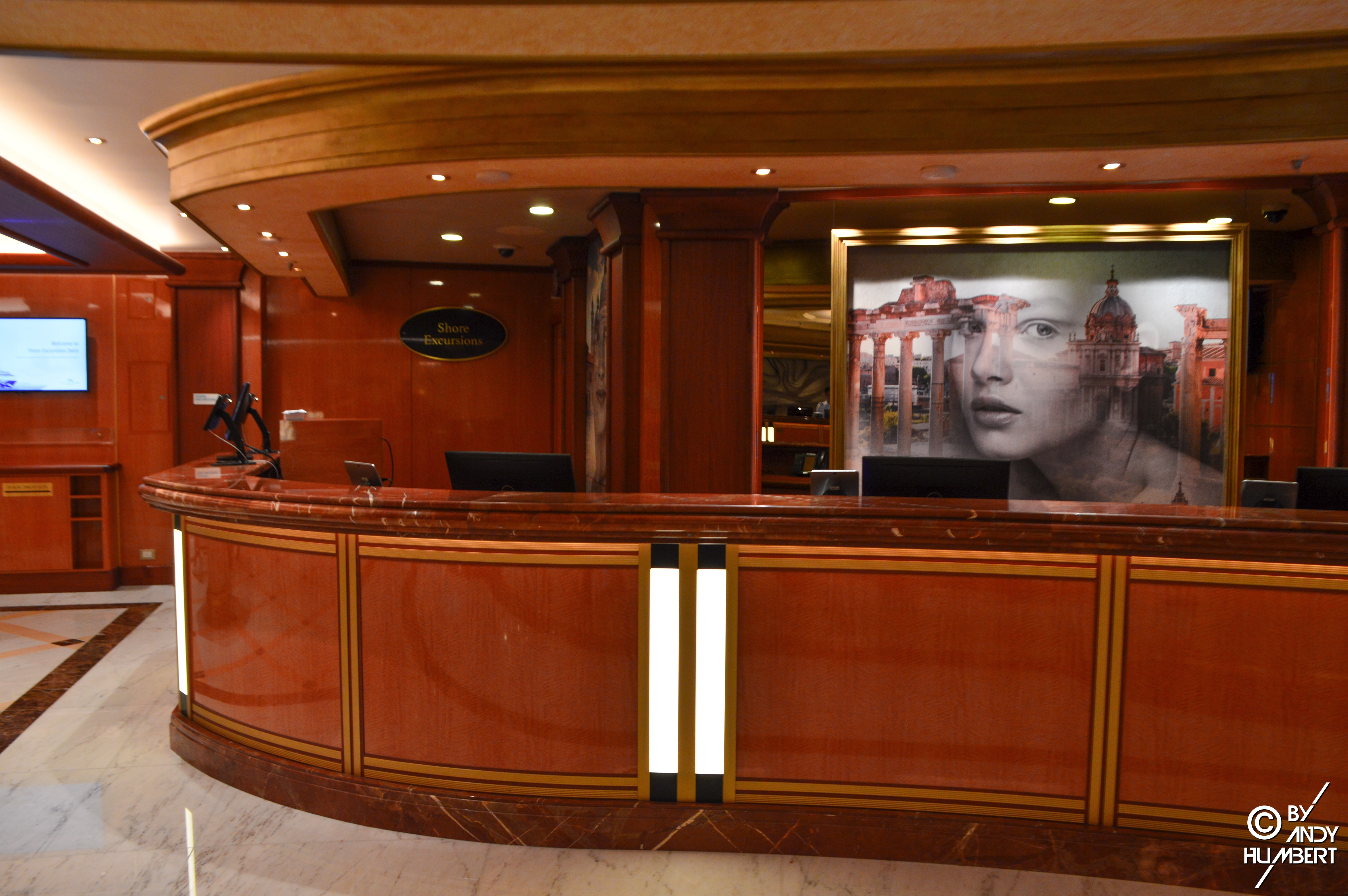 Shore Excursions (pont 5 Plaza)