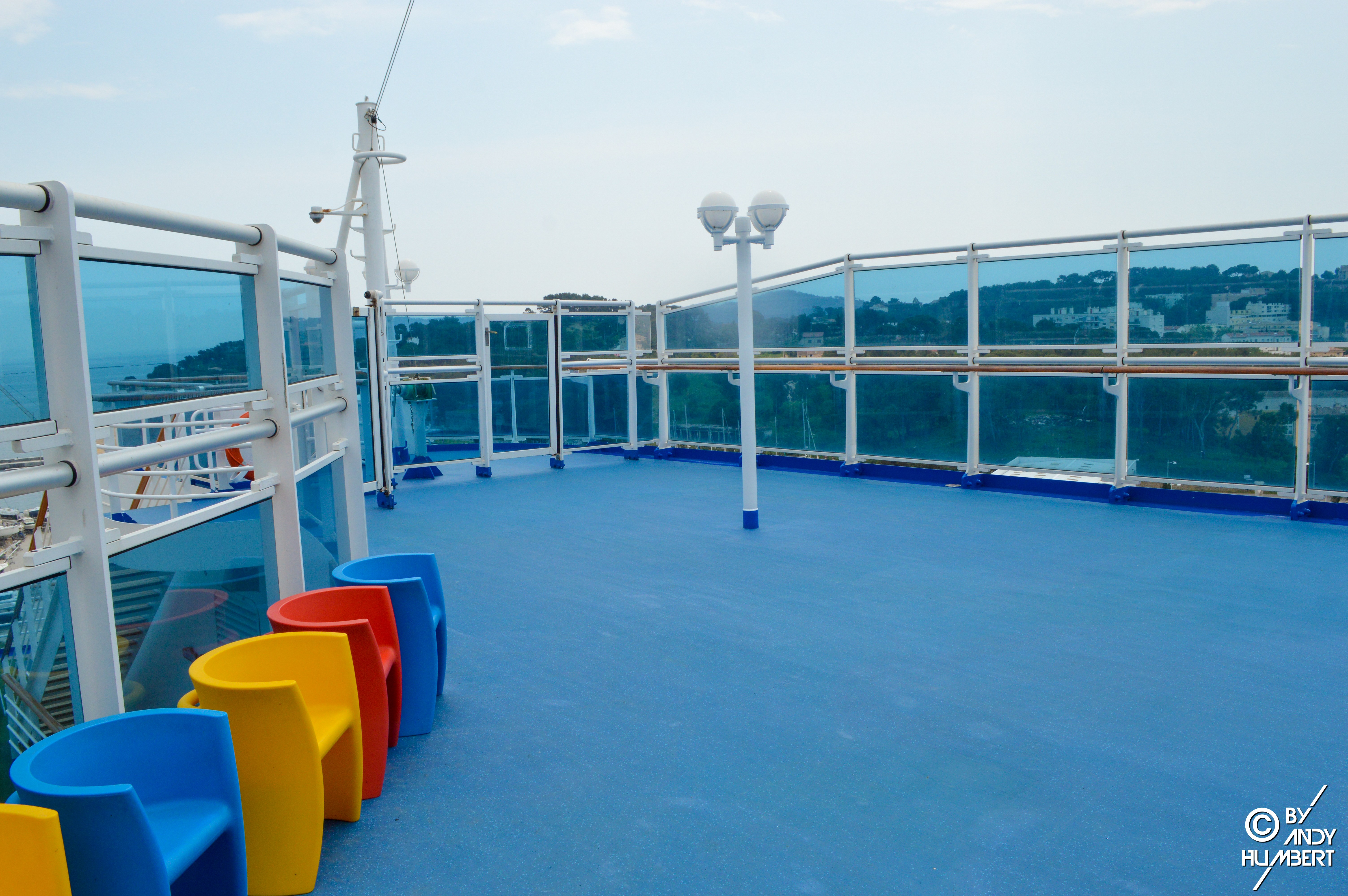 Youth Deck (pont 17)
