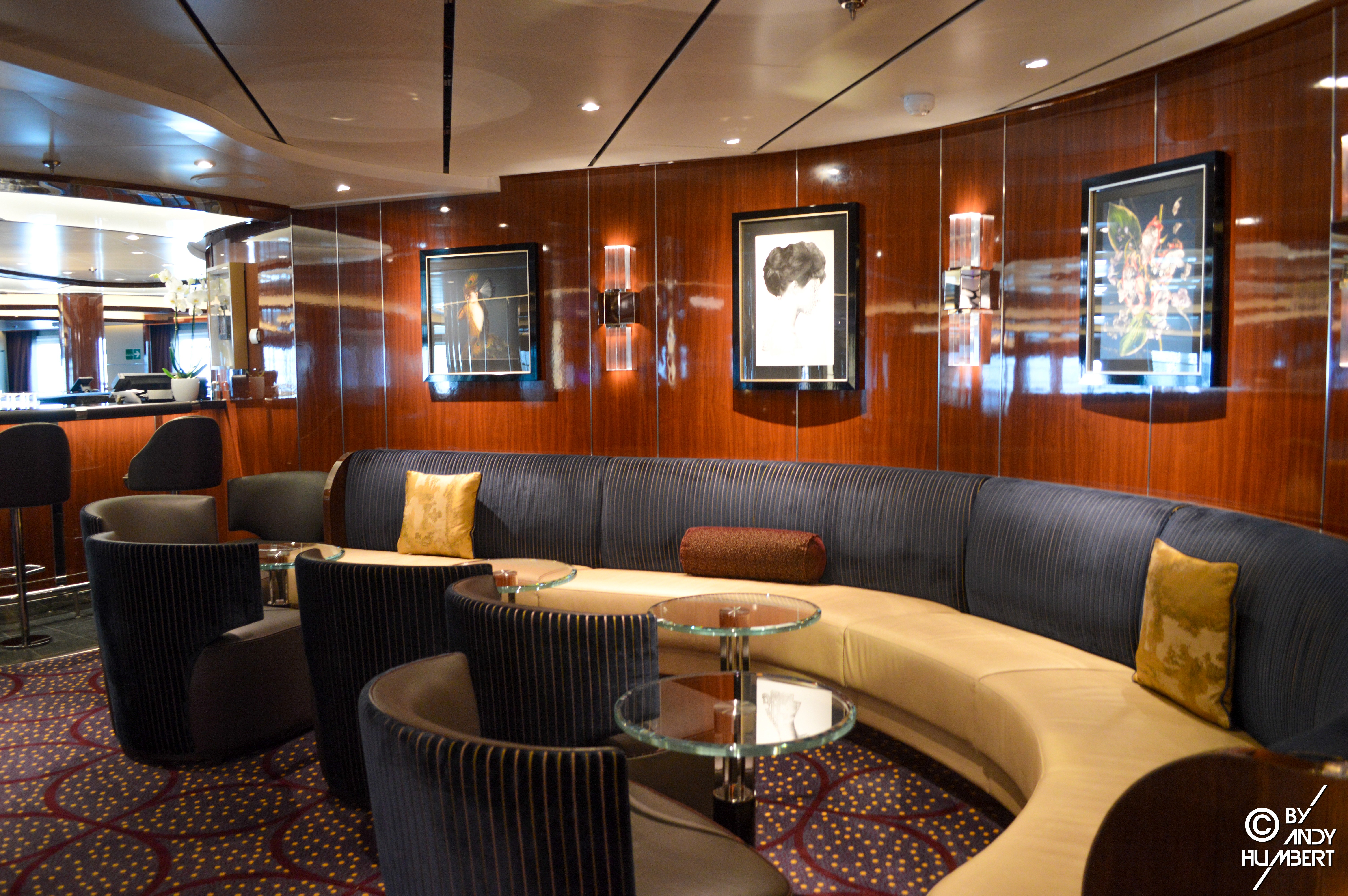 The Club Bar (pont 5)