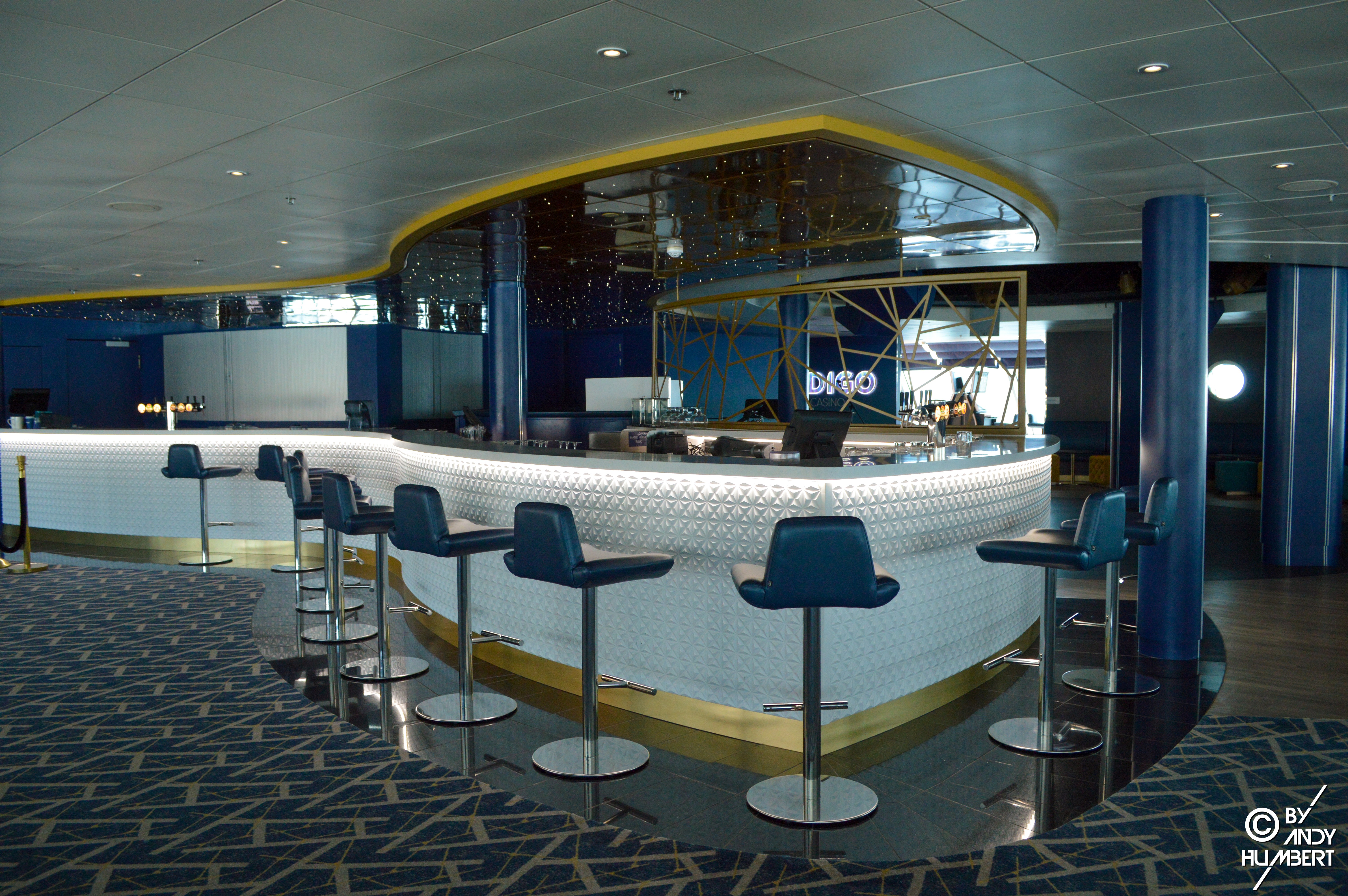 Indigo Bar & Club (pont 12)