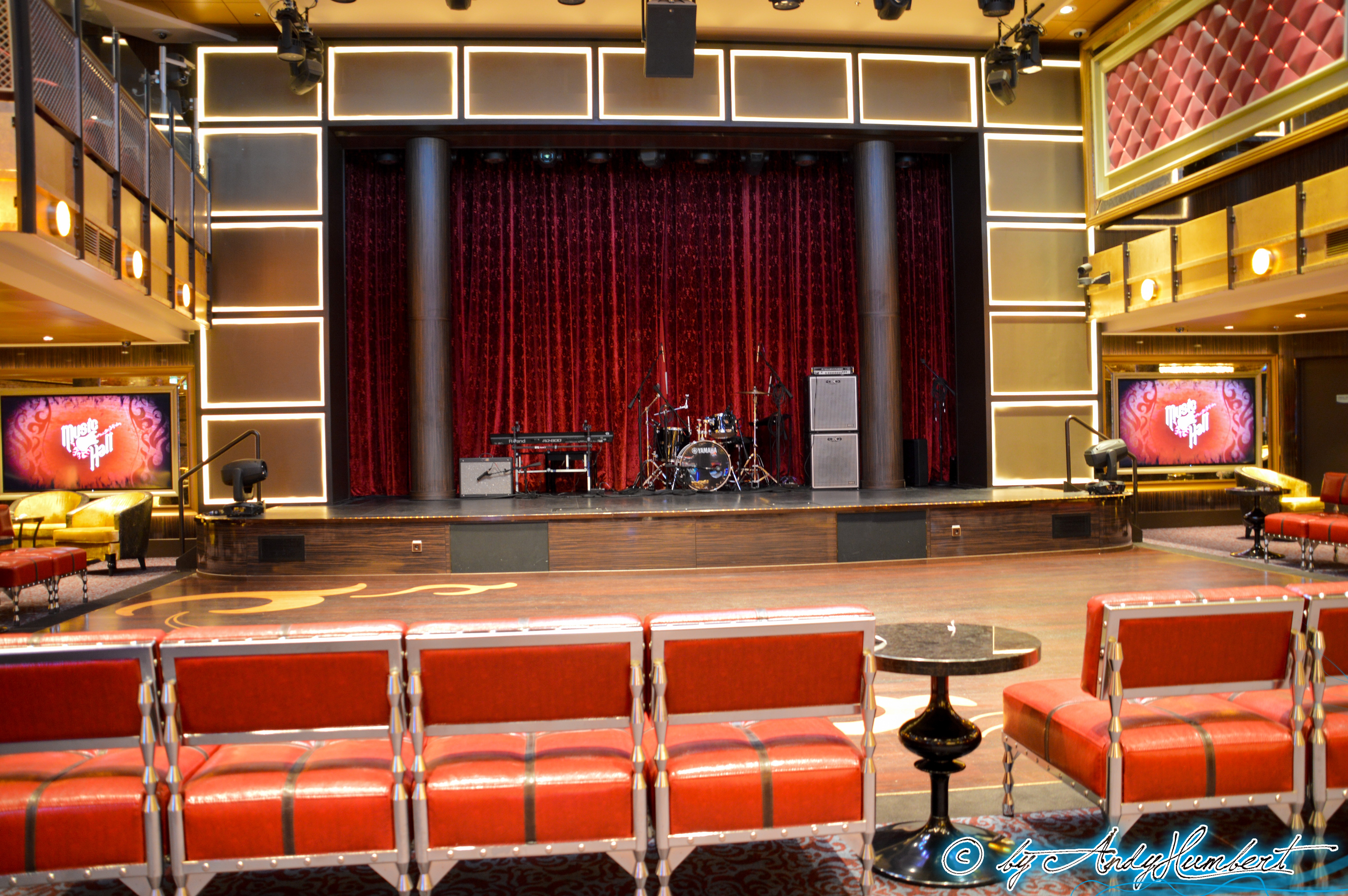 Music Hall (ponts 3 & 4)