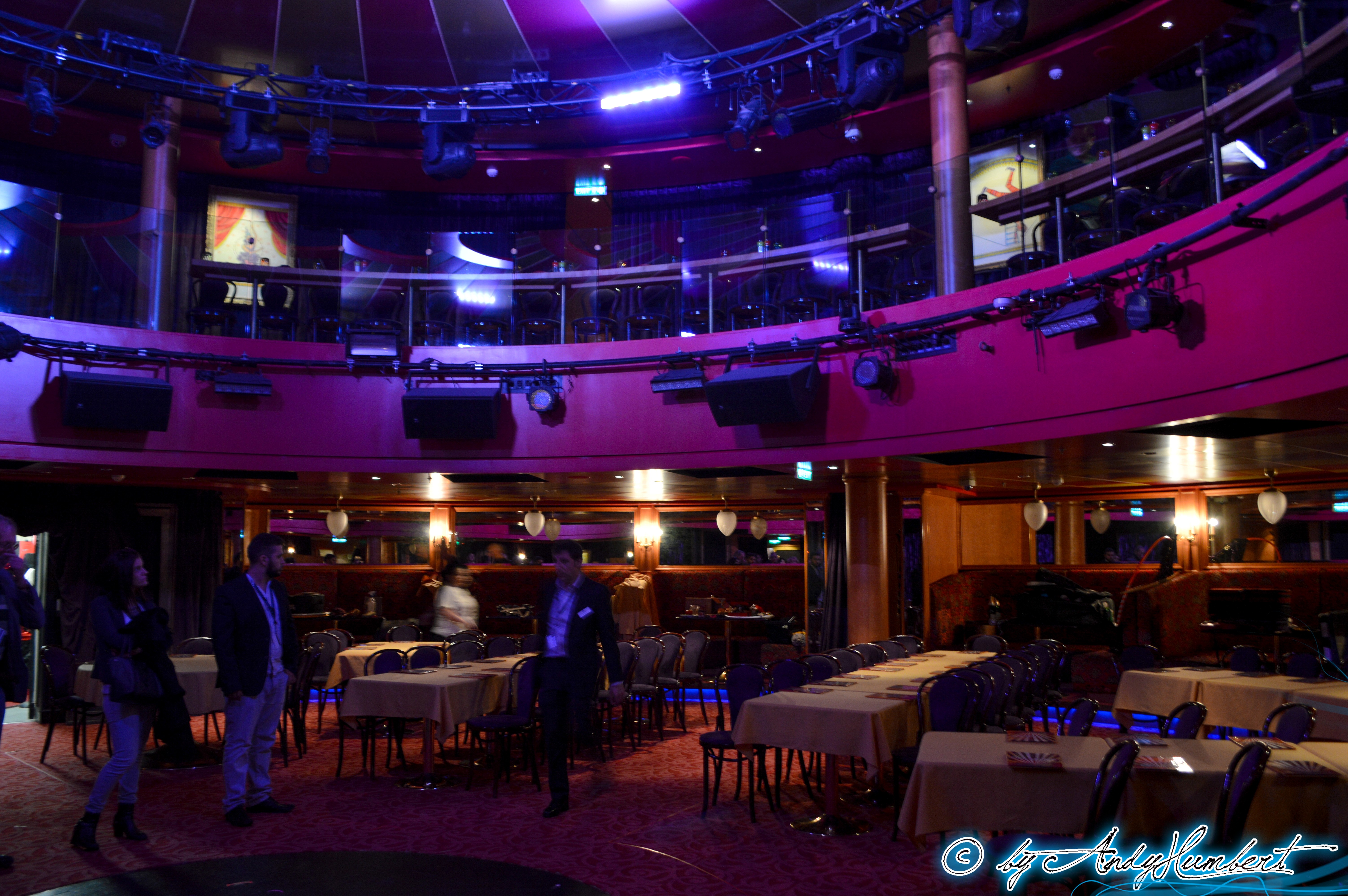 Spiegel Tent (ponts 6 & 7)