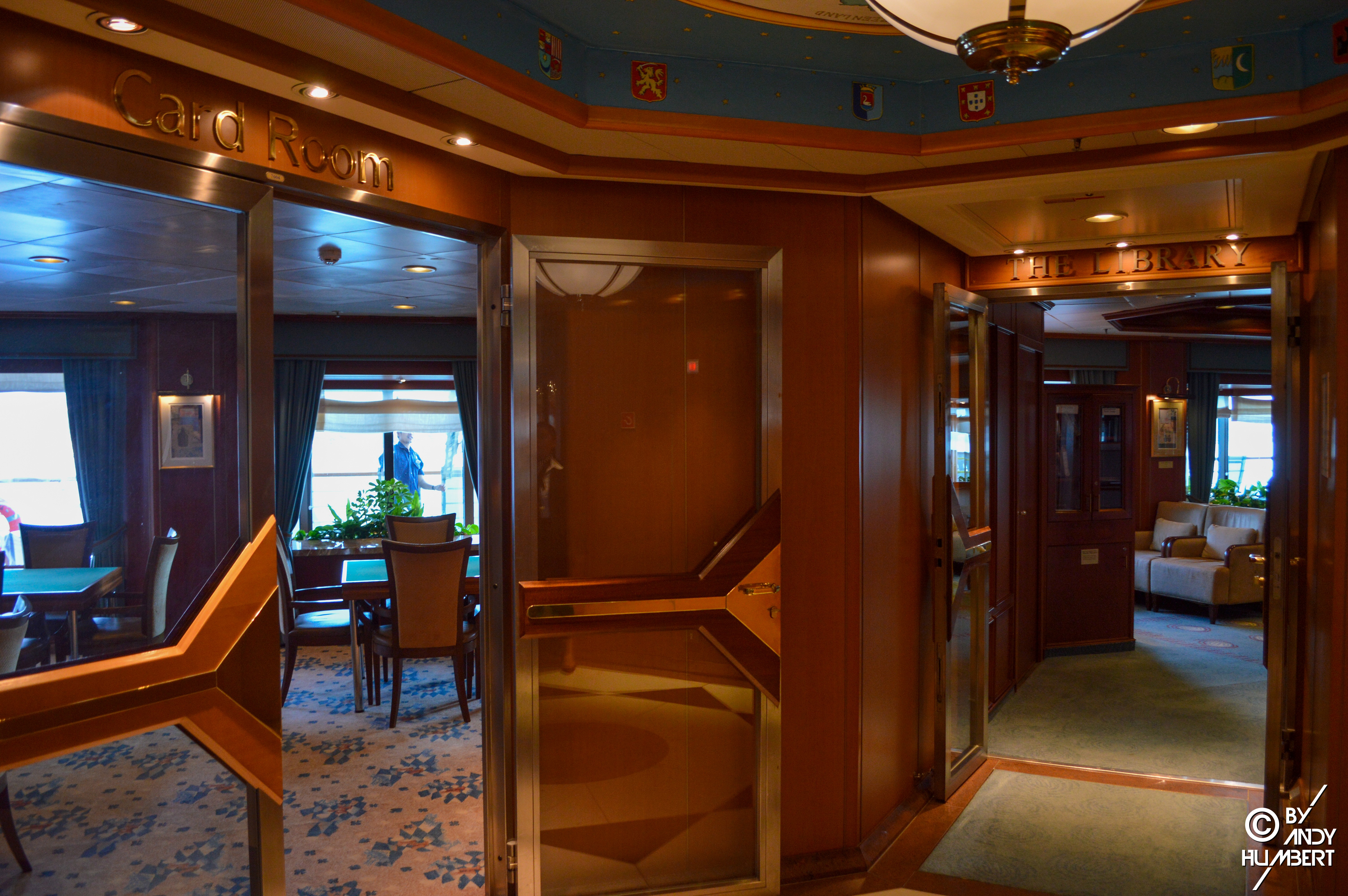 Card Room / The Library (pont 7)