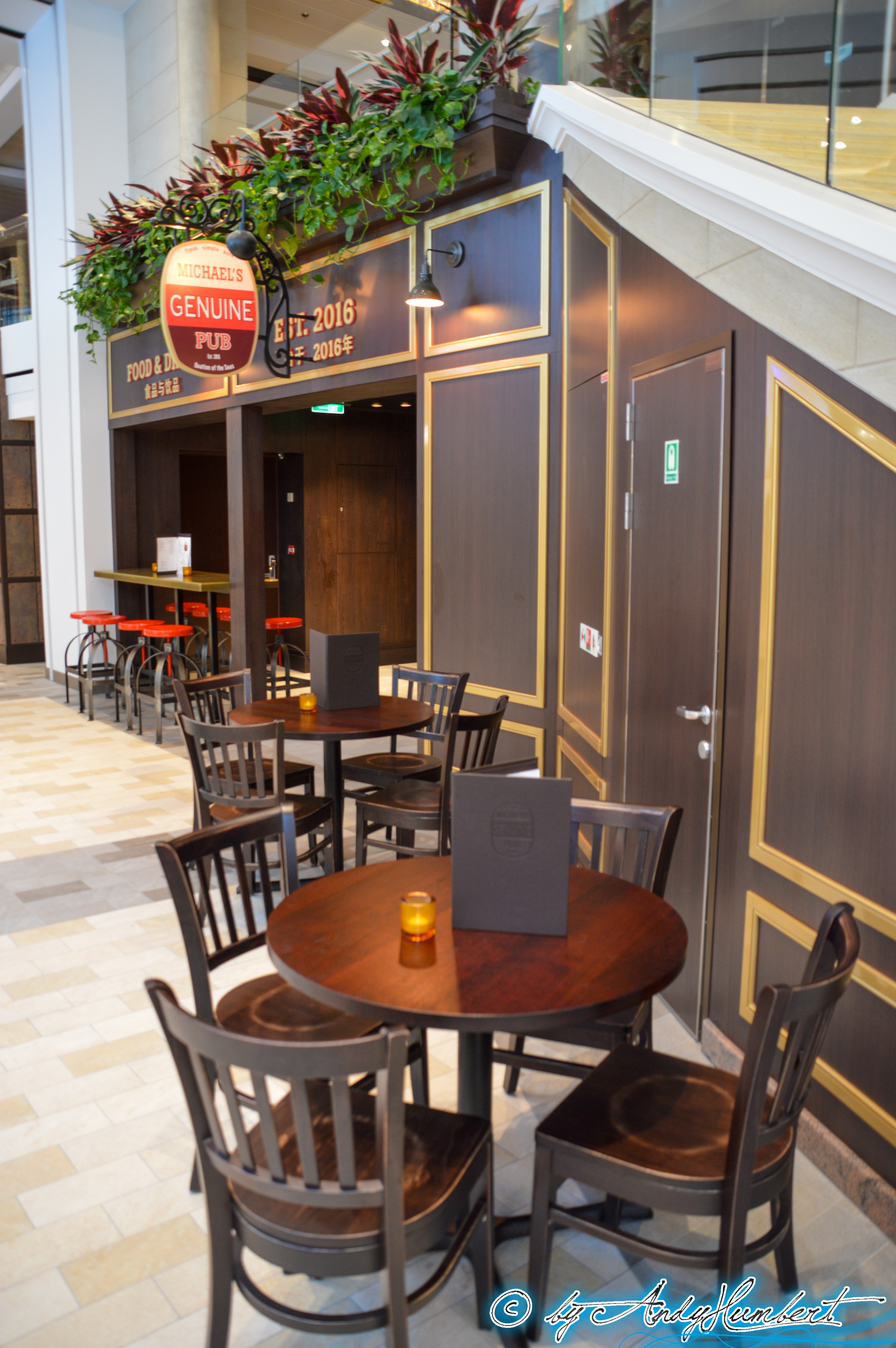 Michael's Guenuine Pub (pont 4)