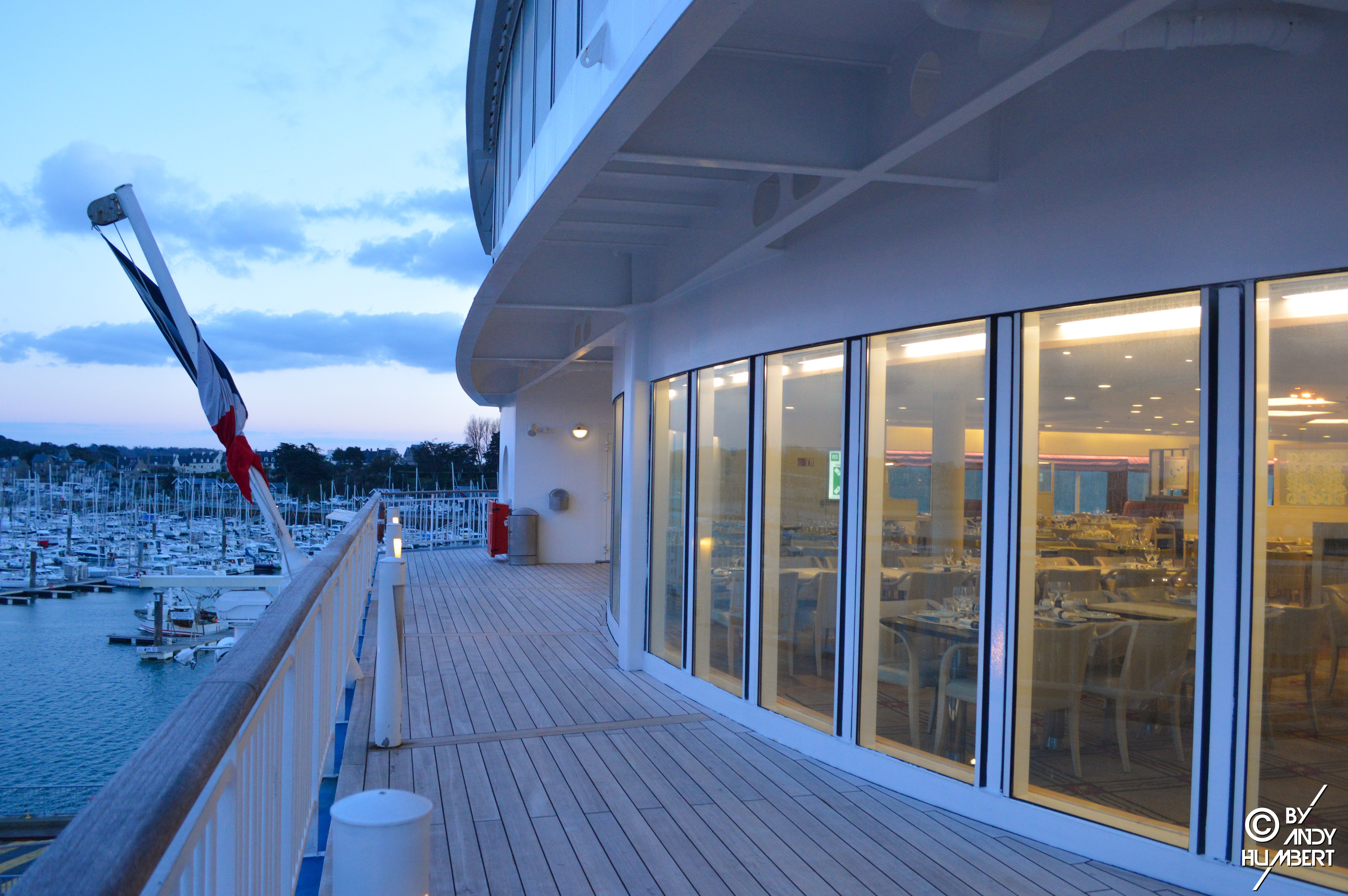 Le Flora (pont 7)