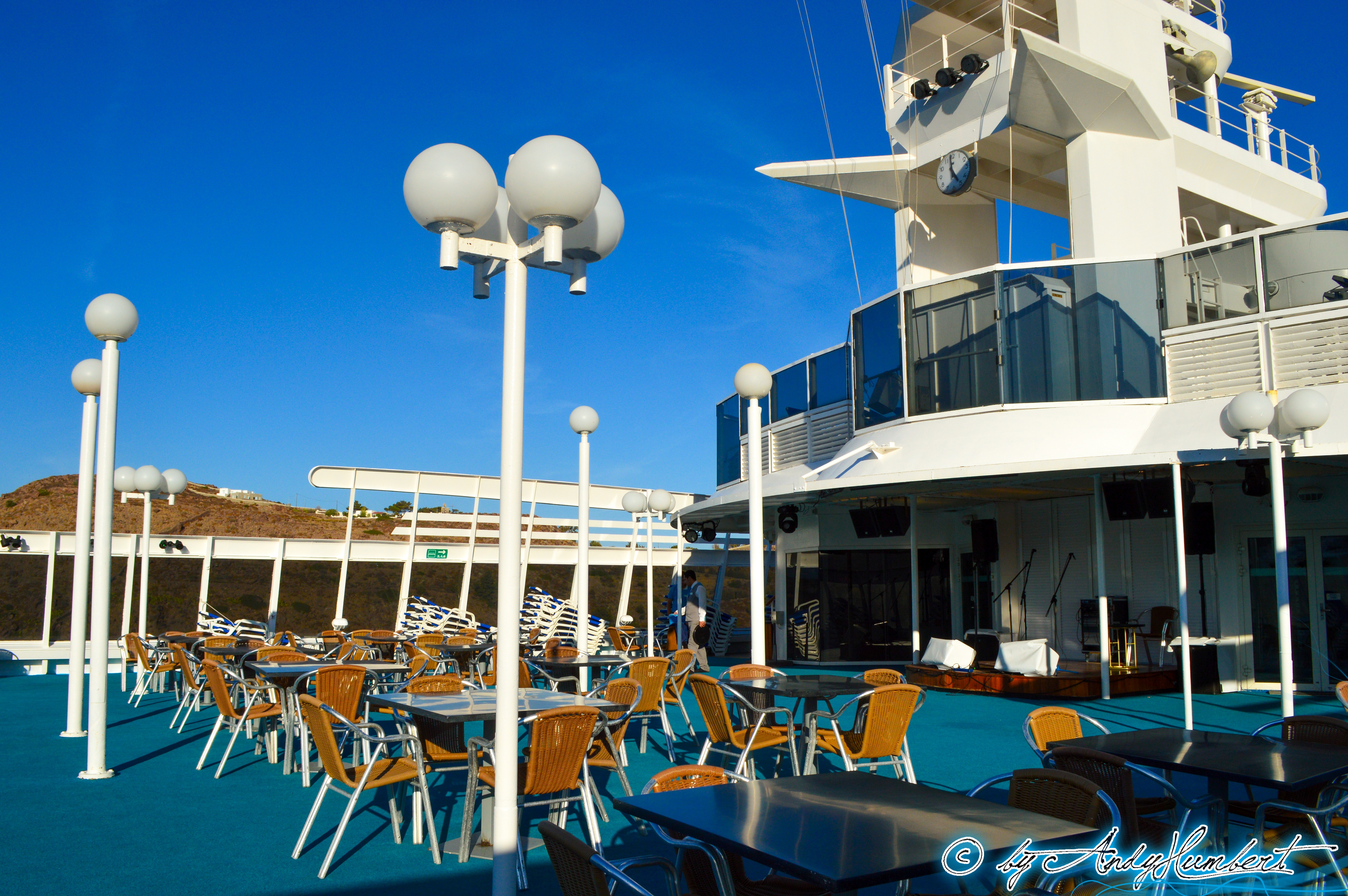 Piscine (pont 8 Ouranos)