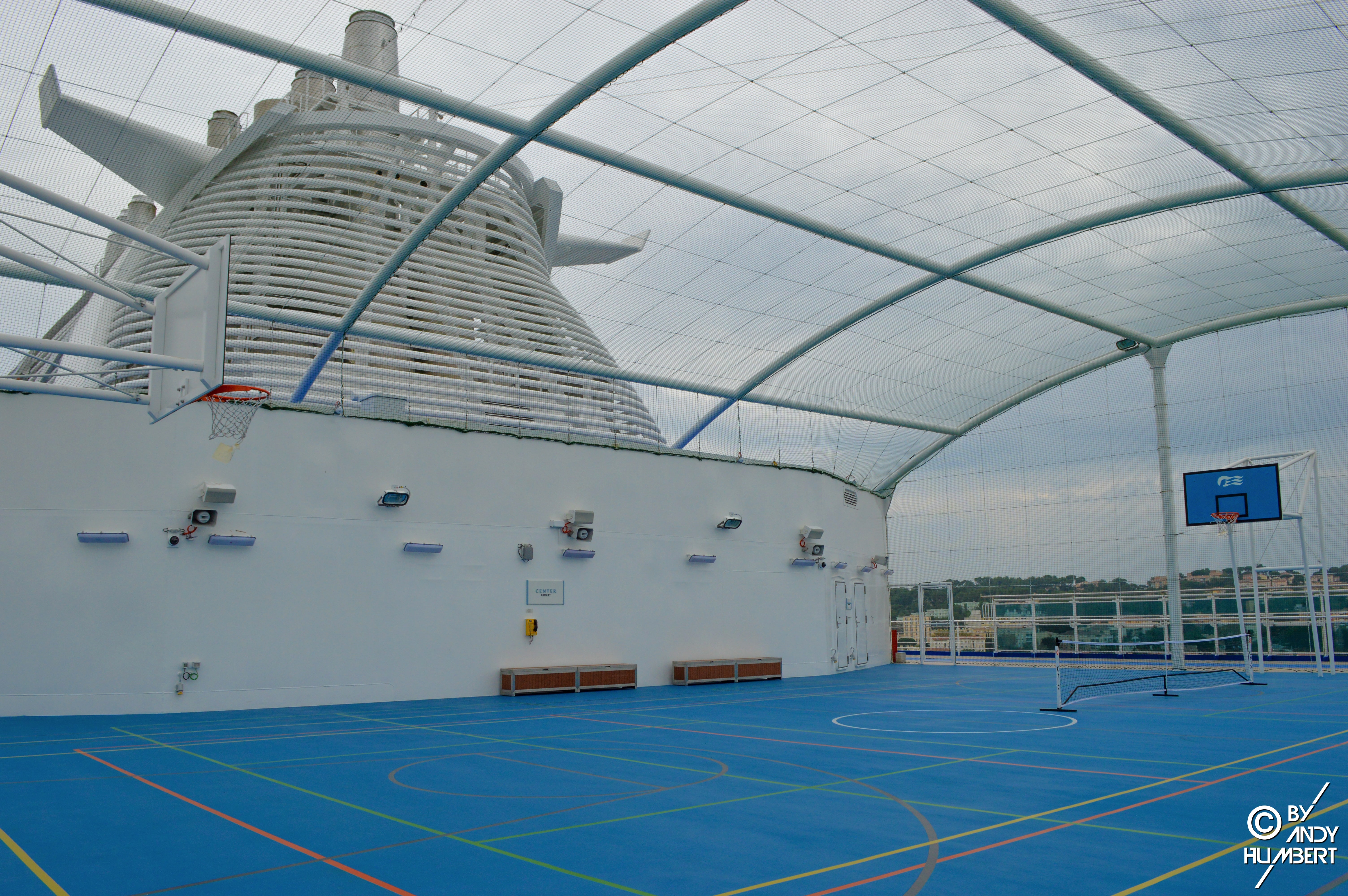 Center Court (pont 18 Sky)