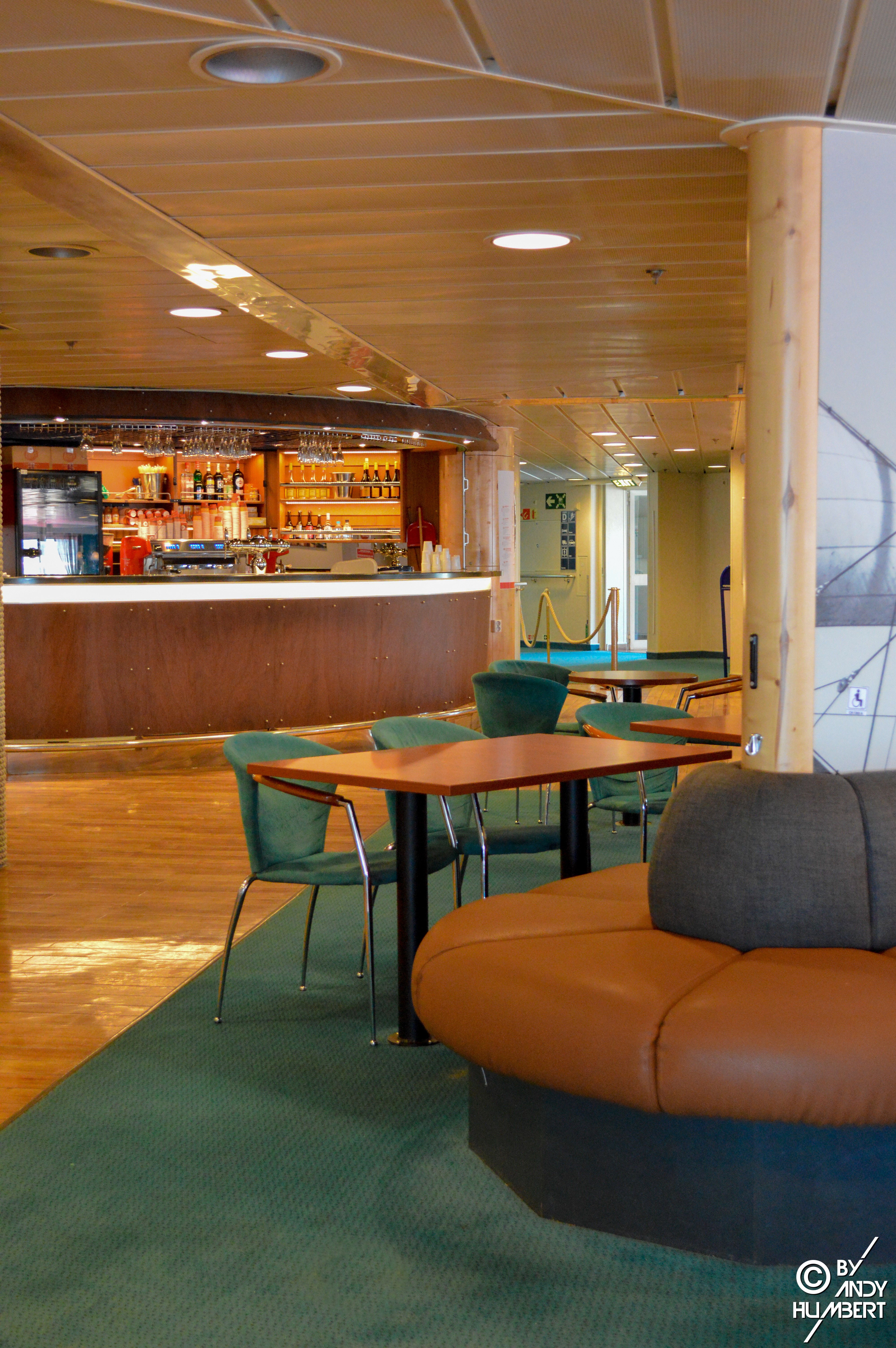Salon bar (pont 7)