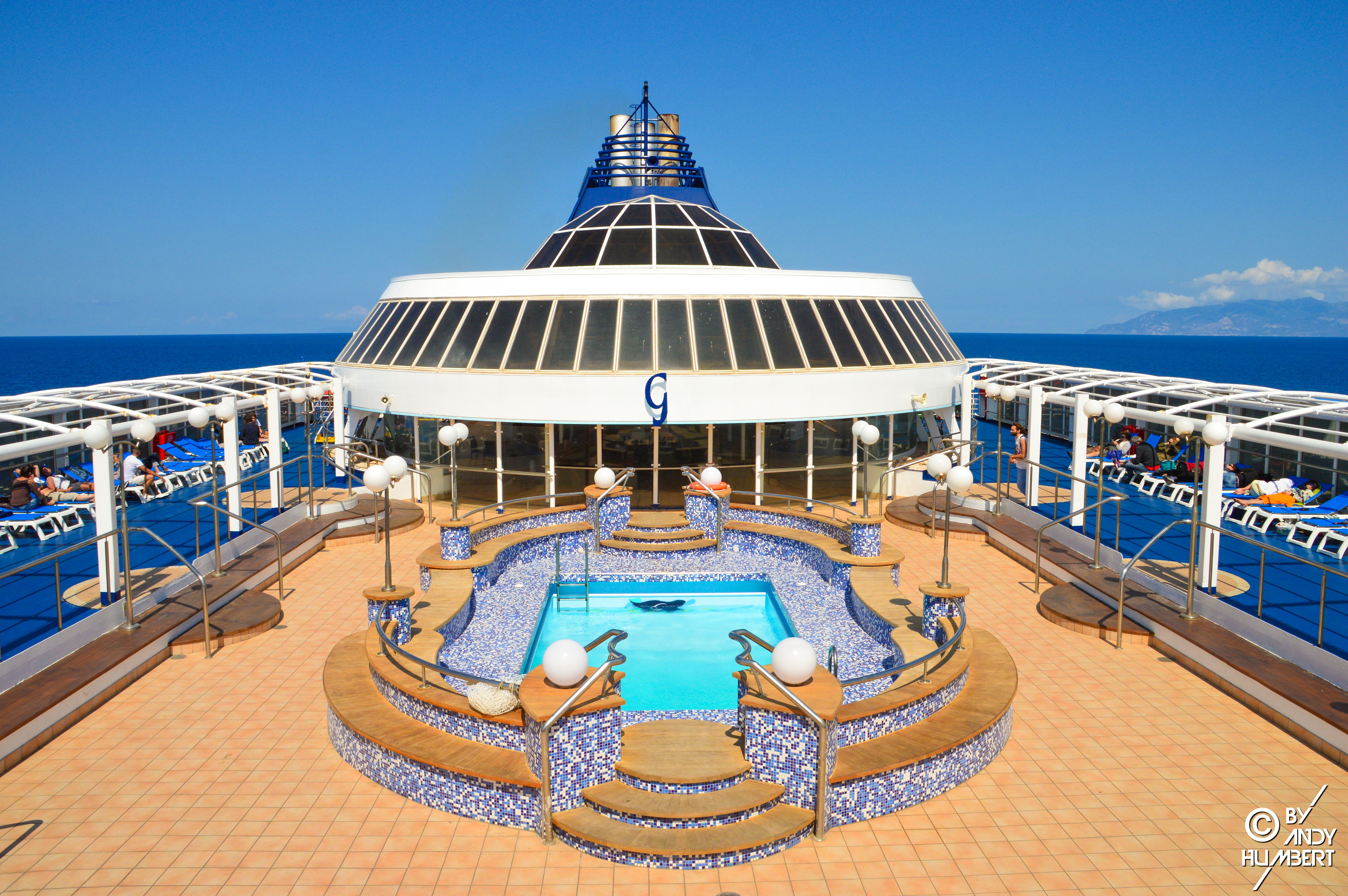 Piscine (pont 8)