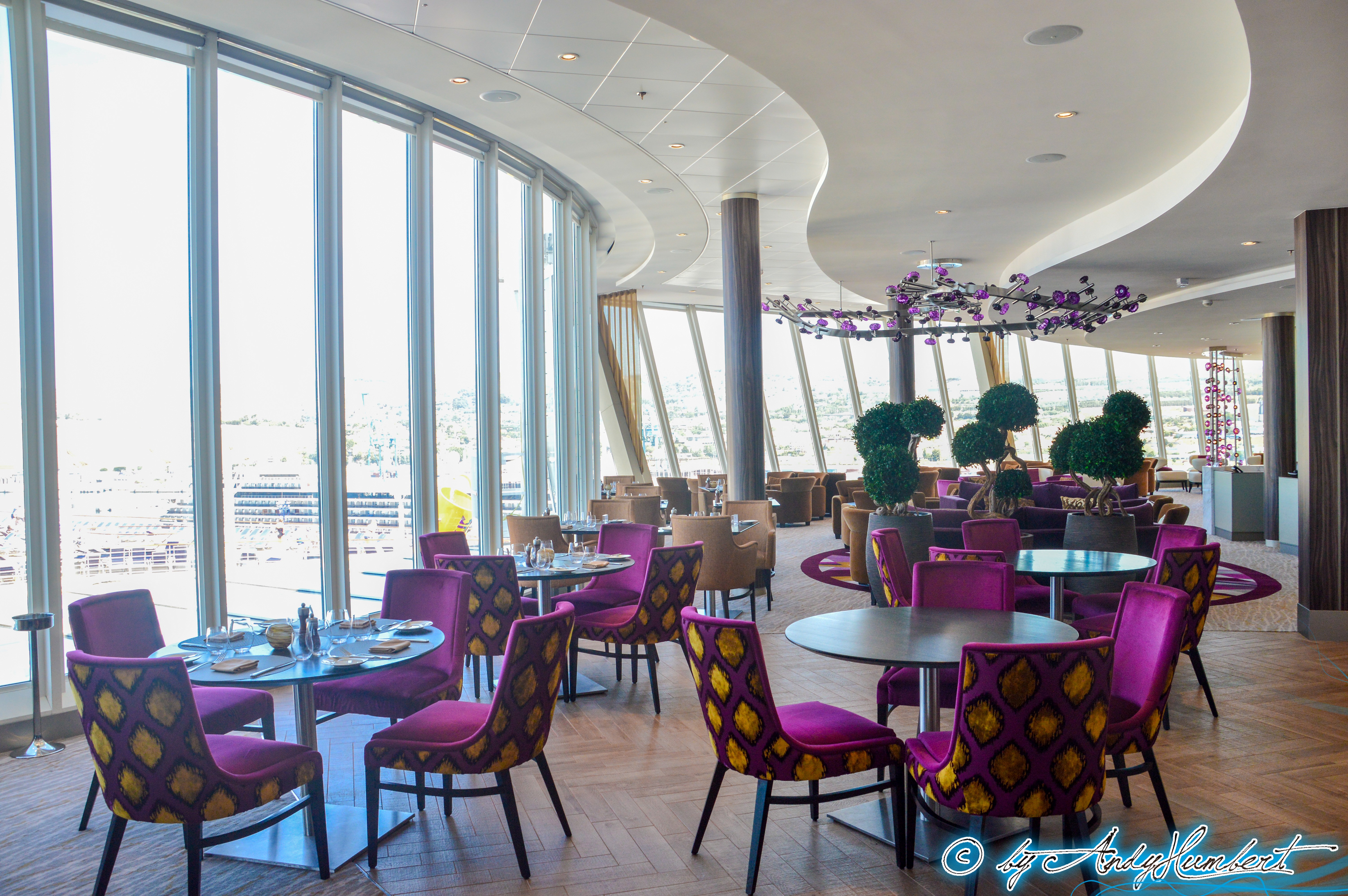Coastal Kitchen & Suite Lounge (p17)