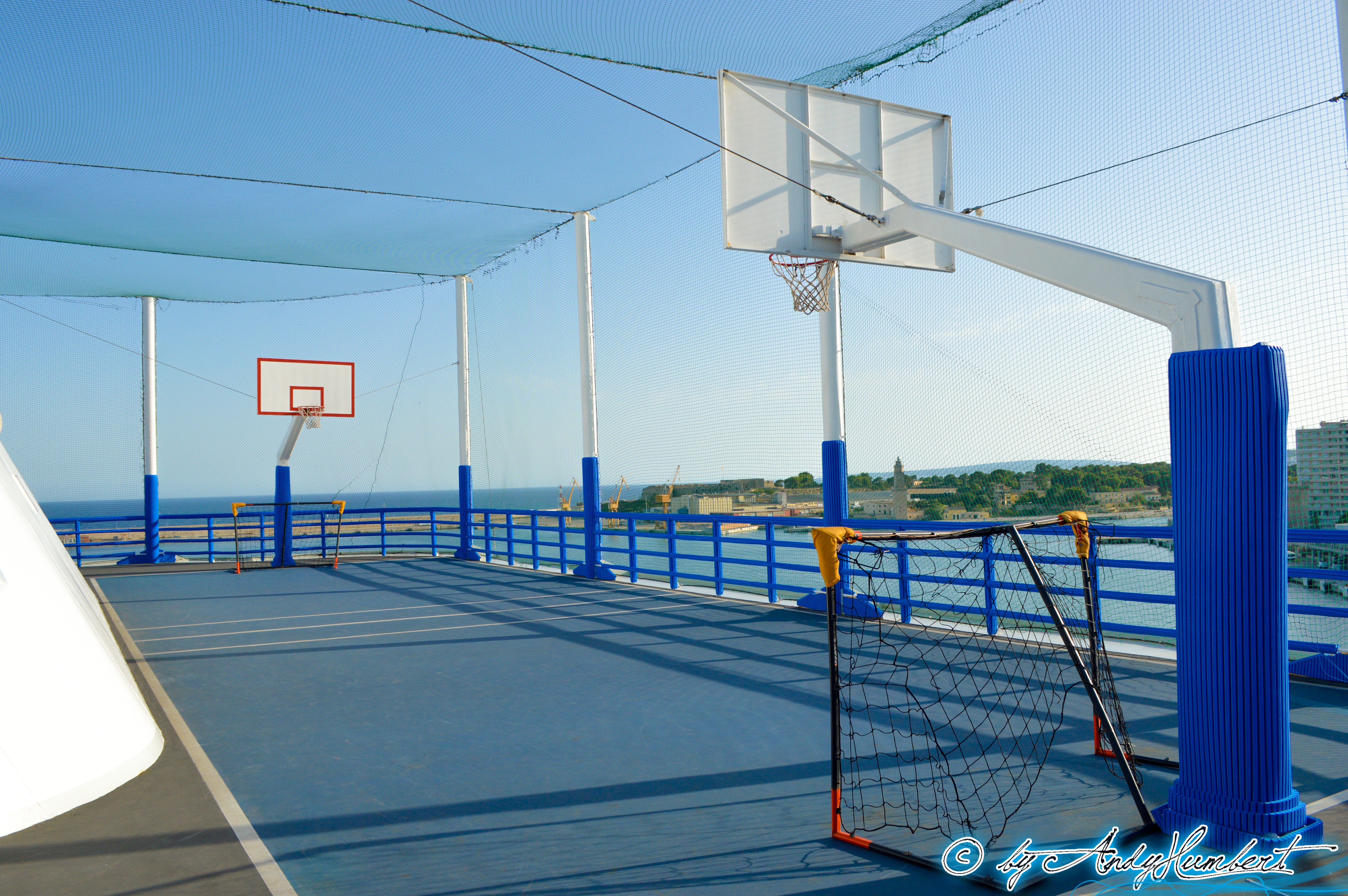 Terrains de sports (pont 14)