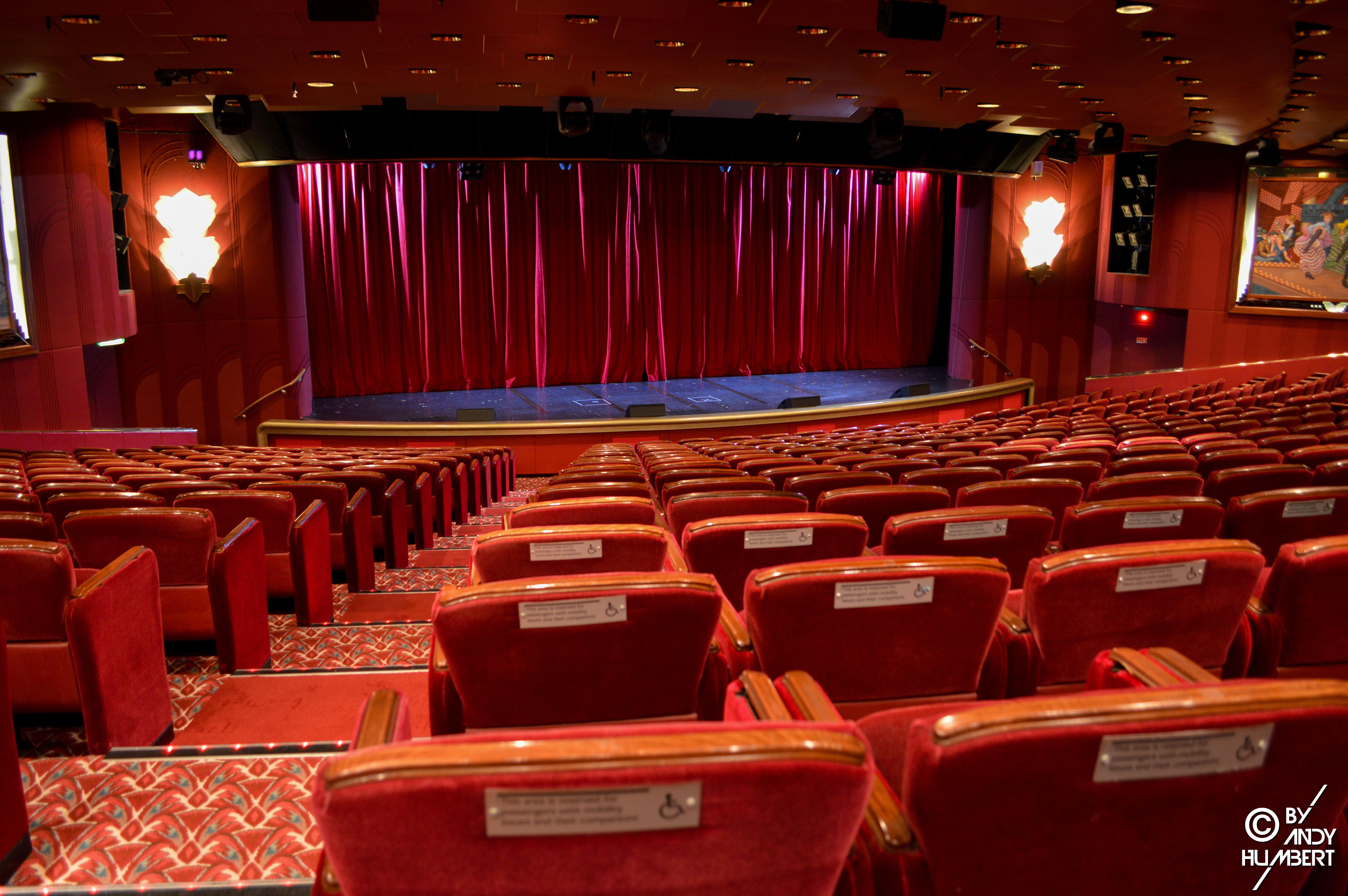 Footlights Theatre (ponts 6 et 7)
