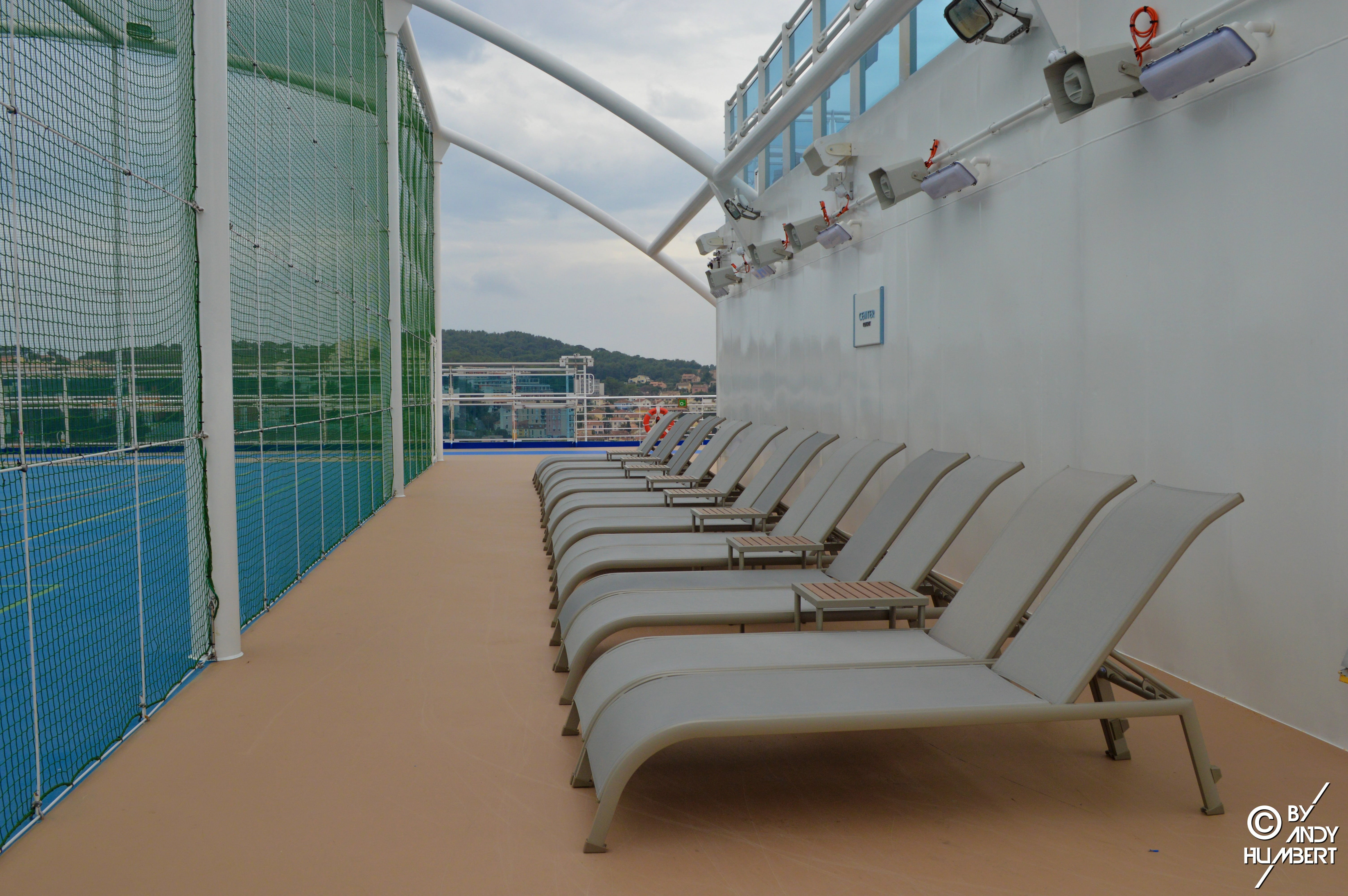 Center Court (pont 18 Sky)