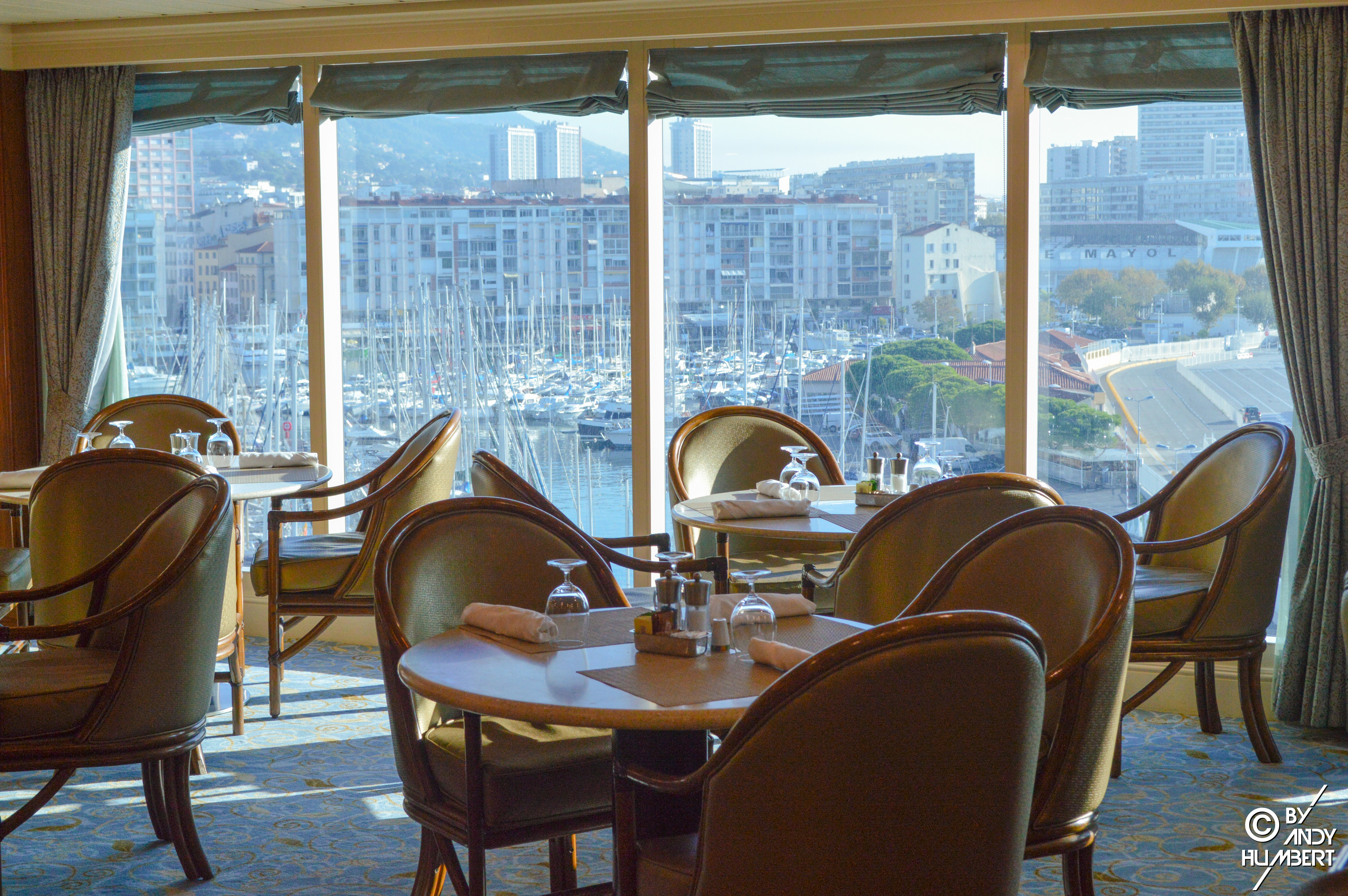 Terrace Café (pont 9)