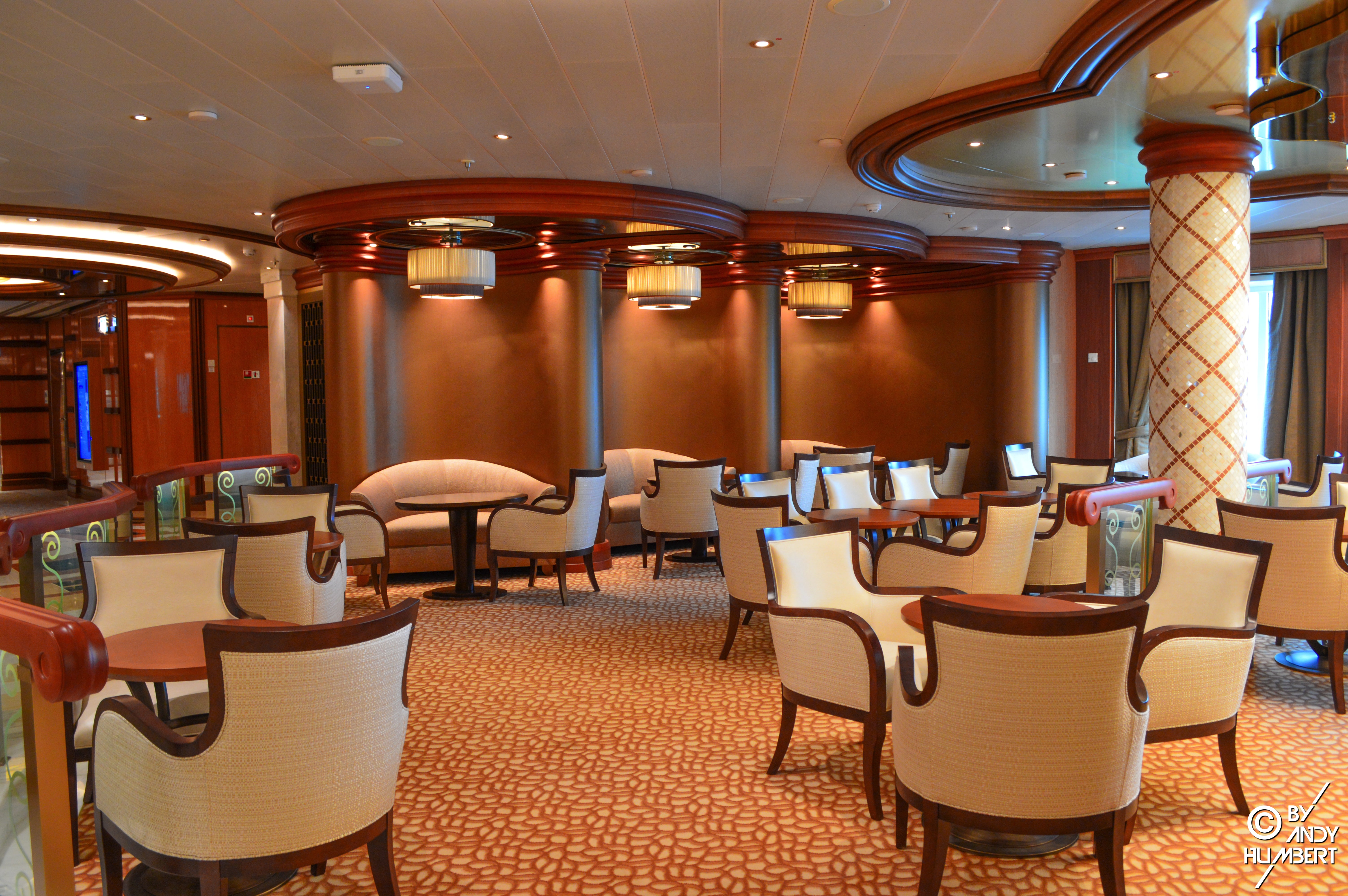 Bellini's (pont 5 Plaza)
