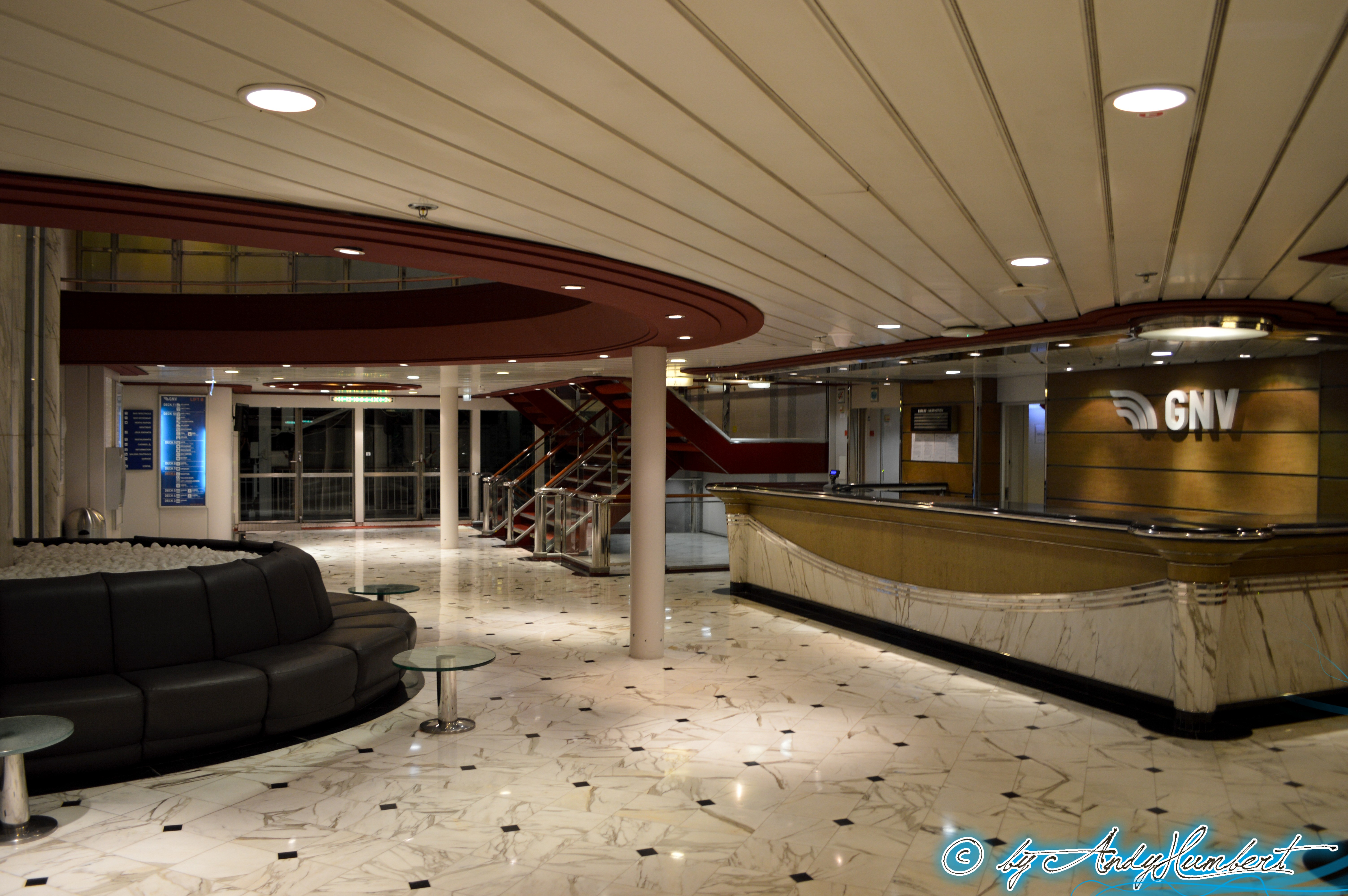 Atrium (ponts 6 à 8)